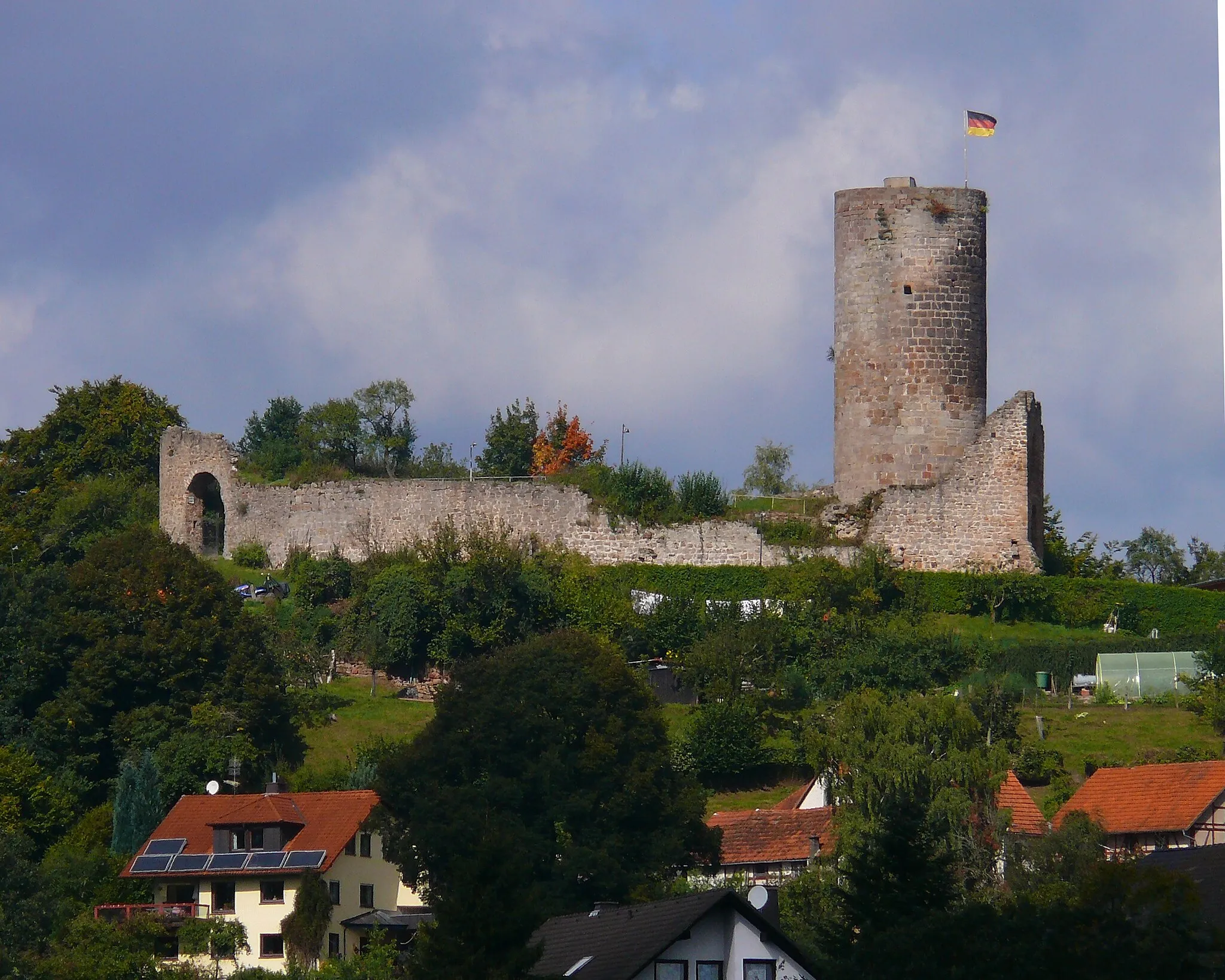 Photo showing: Burgruine Mellnau, Wetter (Hessen)