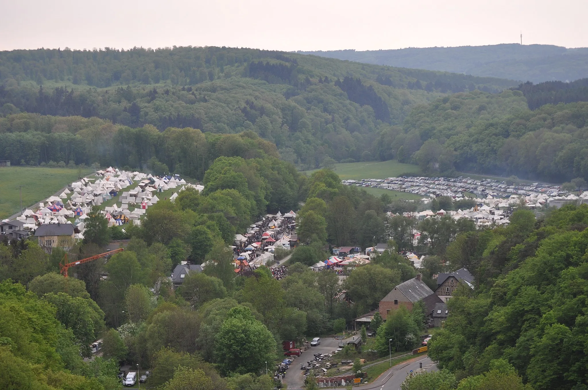 Photo showing: Freienfelser Ritterspiele 2011, Blick von der Burg auf die Zeltlager