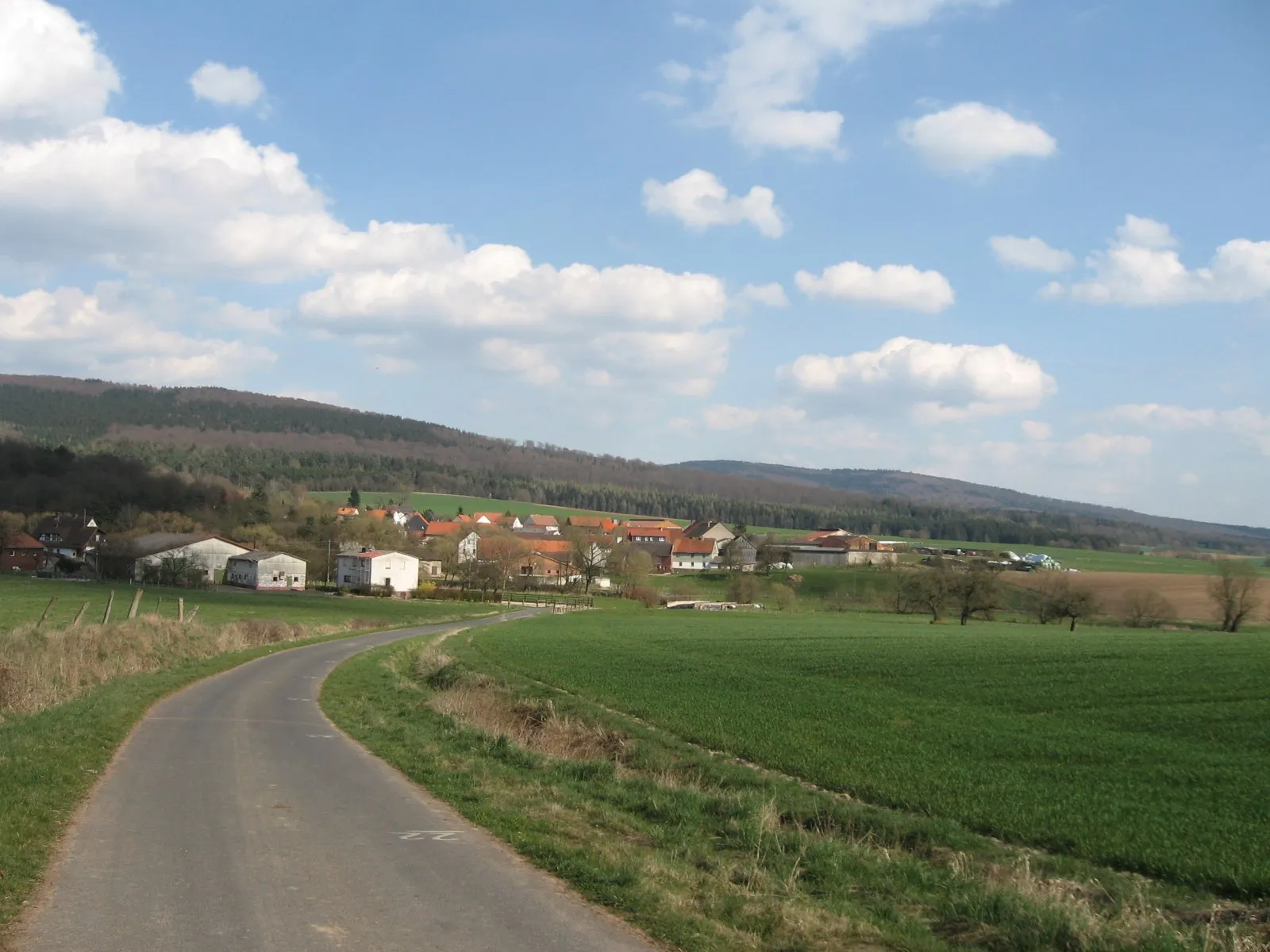 Photo showing: village Herbelhausen with Mountains "Kellerwald" (Hesse; Germany)
