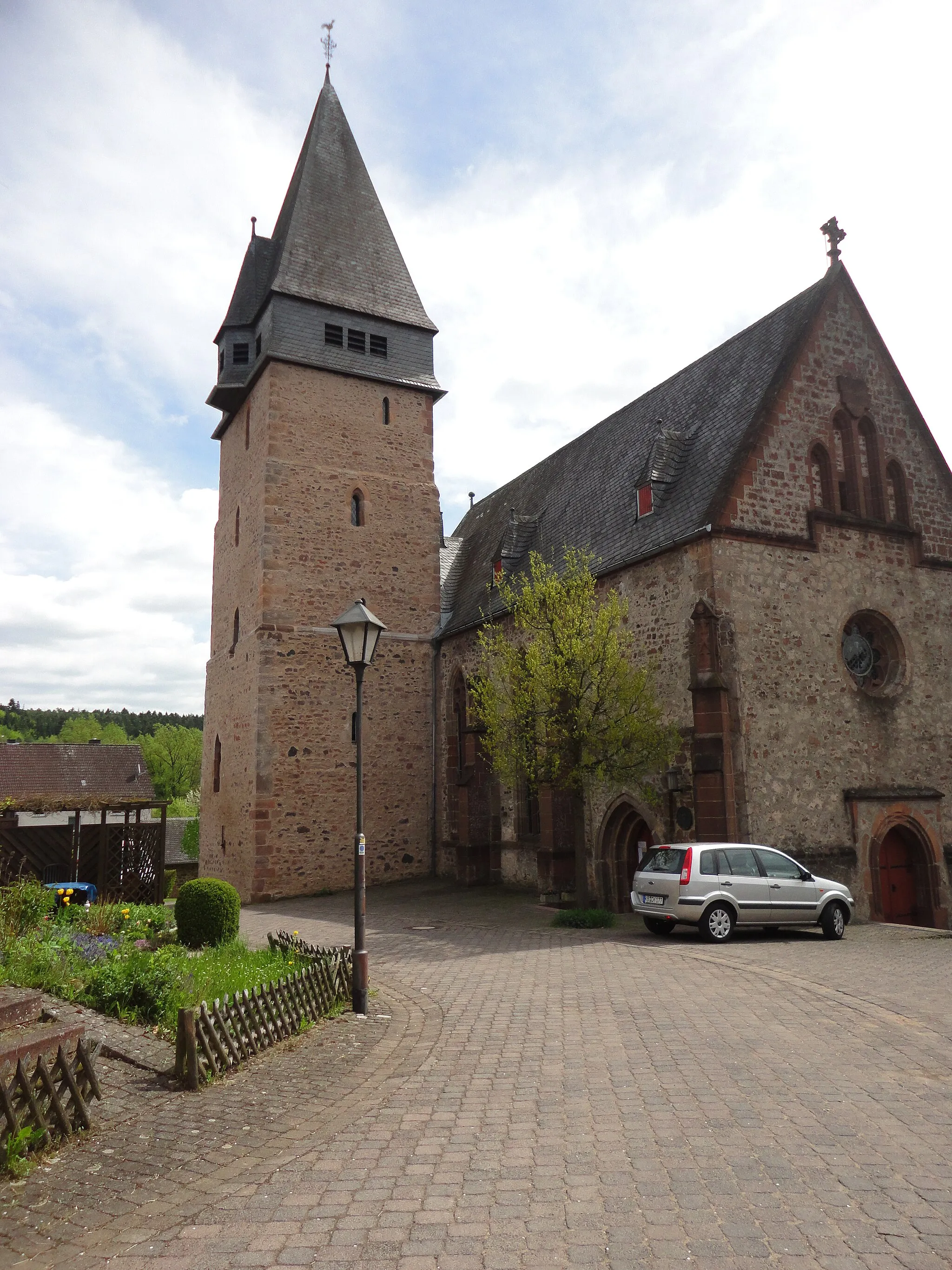 Photo showing: Die evangelische Kirche in Wiesenfeld (ehemalige Johanniterkirche), Westansicht