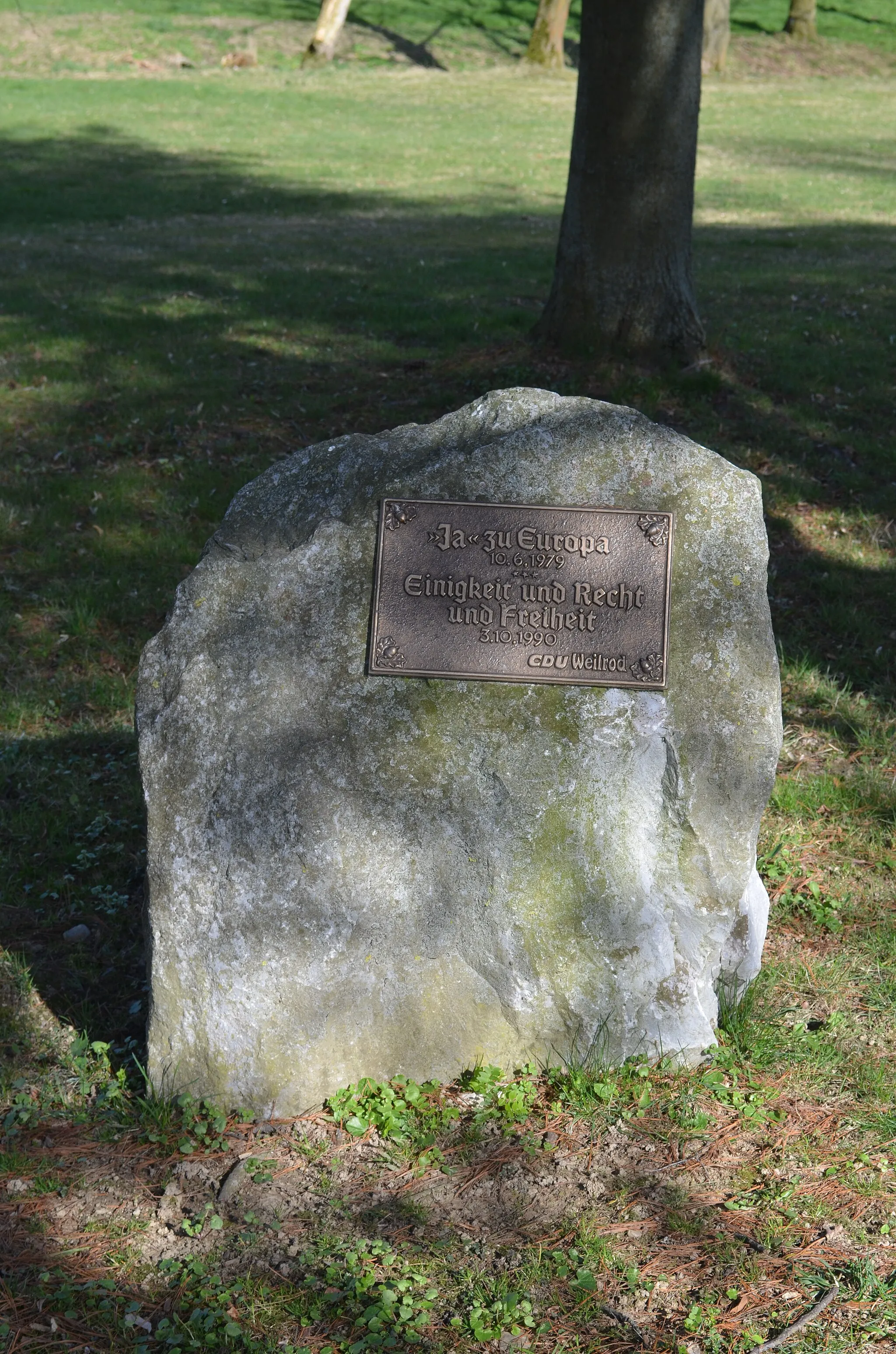 Photo showing: Hasselbach, Gedenkstein Europäische Einigung und Deutsche Einheit