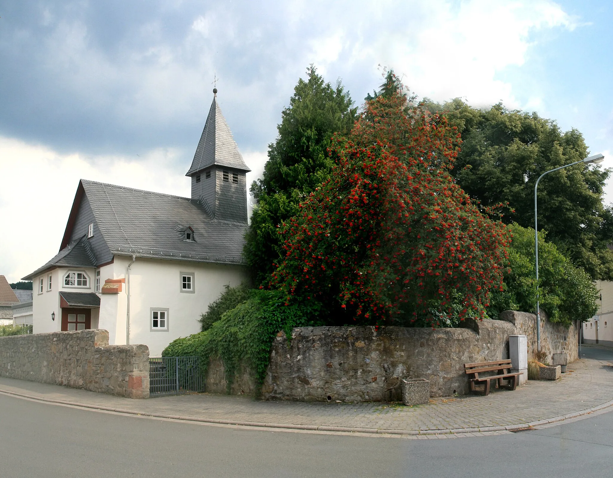 Photo showing: Kirche in Laufdorf, Gemeinde Schöffengrund