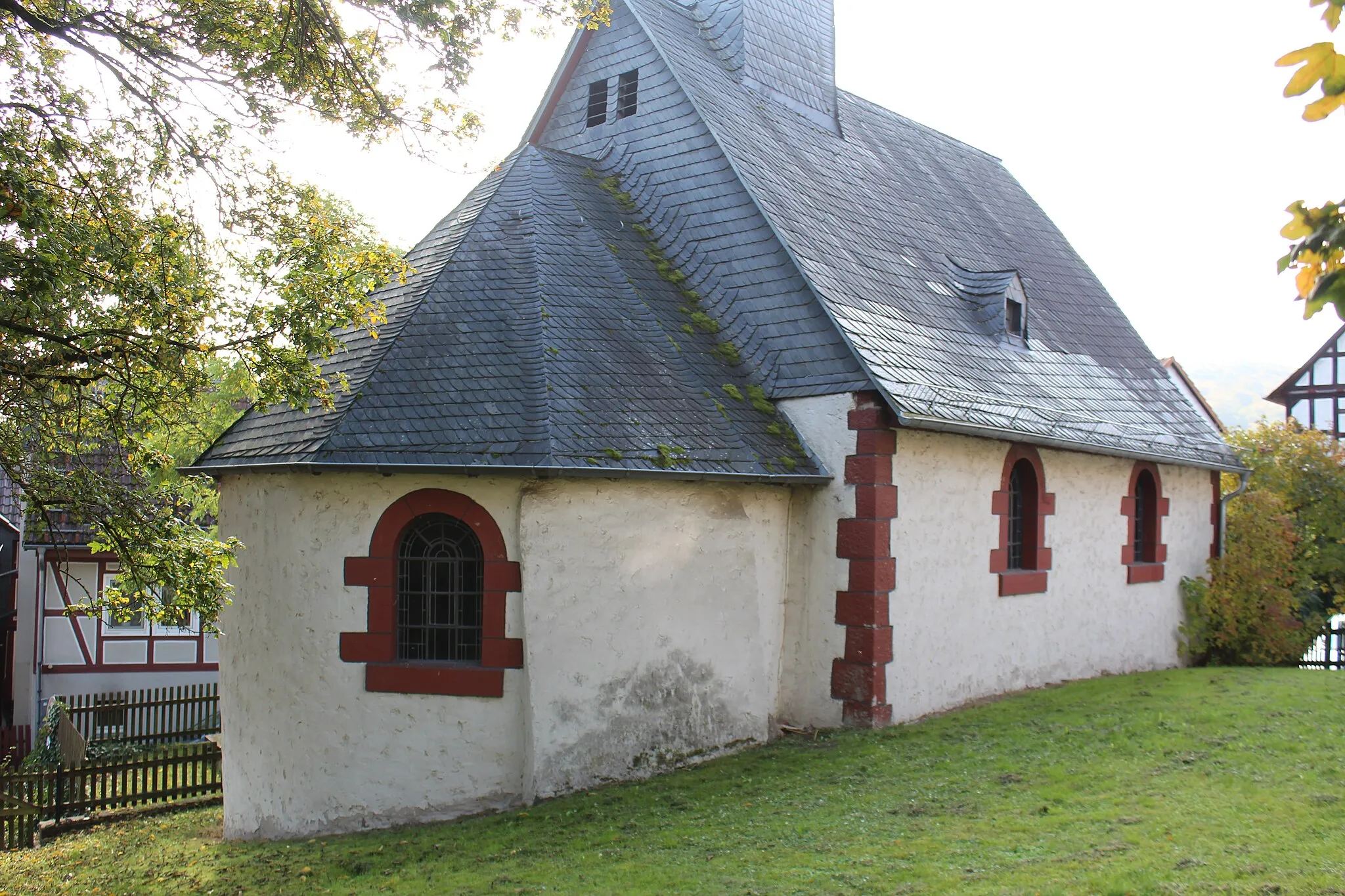Photo showing: Hufeisenkirche Altenvers, Gemeinde Lohra, Landkreis Marburg-Biedenkopf, Hessen, Deutschland