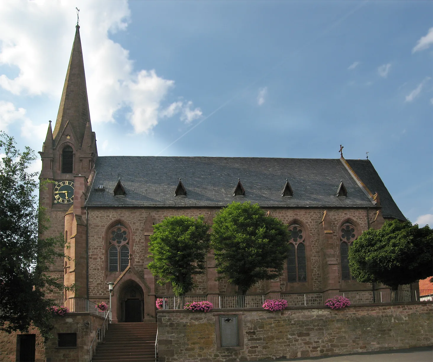 Photo showing: The St. Johannes church in de:Momberg a village in the area of de:Neustadt (Hesse)