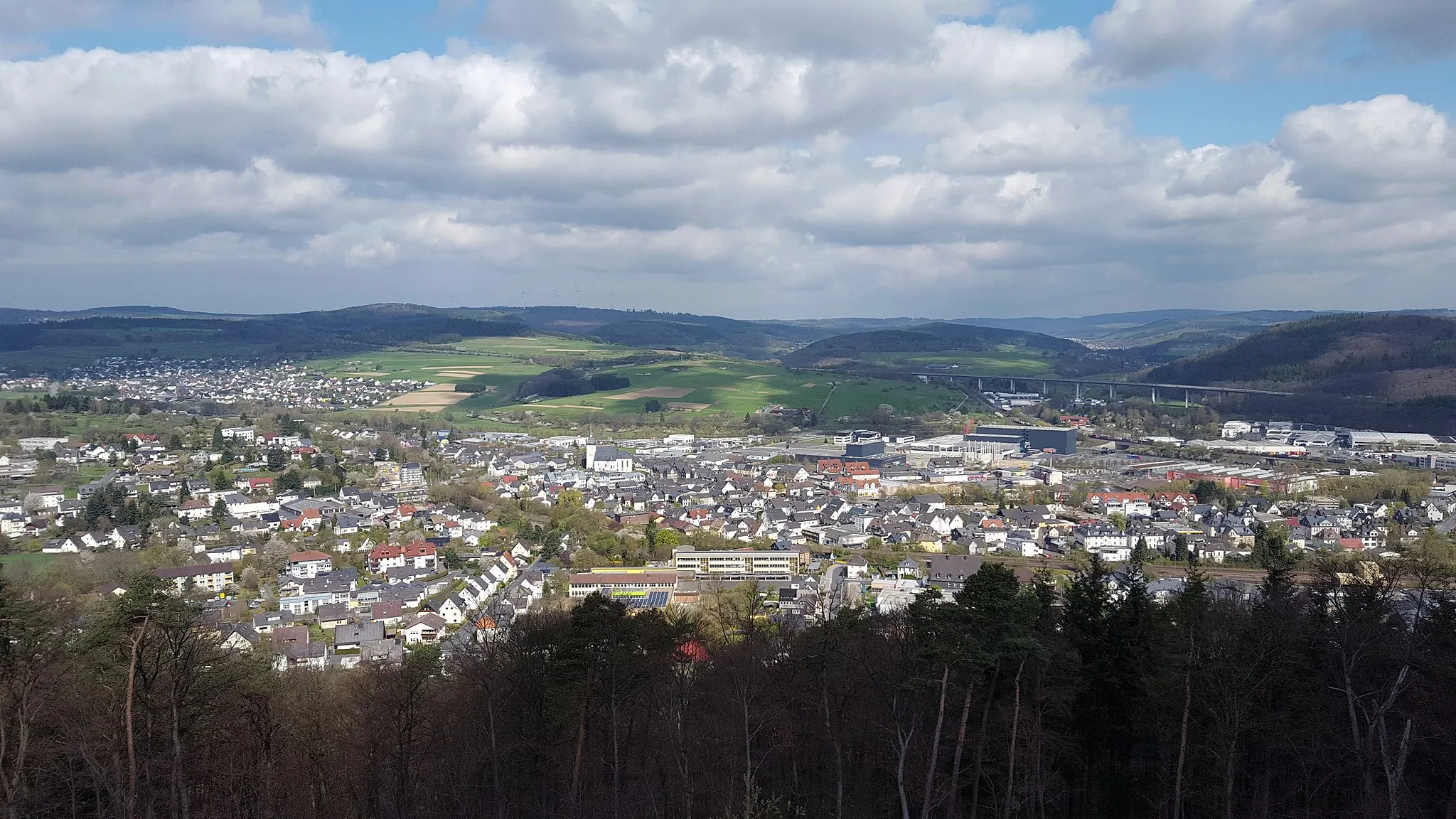 Photo showing: Haiger vom Eduardsturm aus gesehen