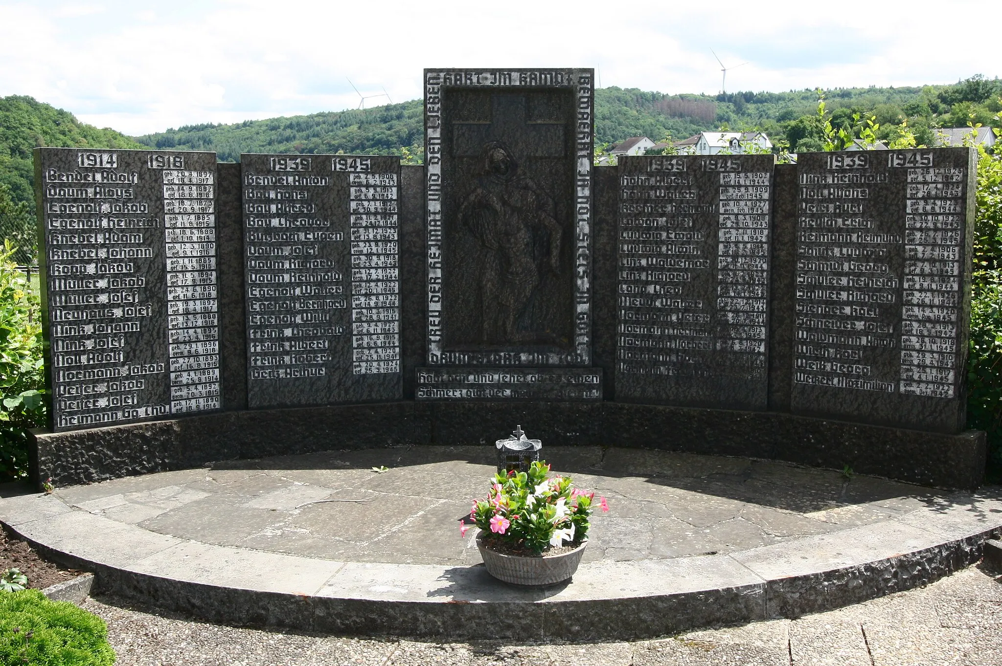 Photo showing: Kriegerdenkmal Niedererbach, Westerwald, Rheinland-Pfalz, Deutschland