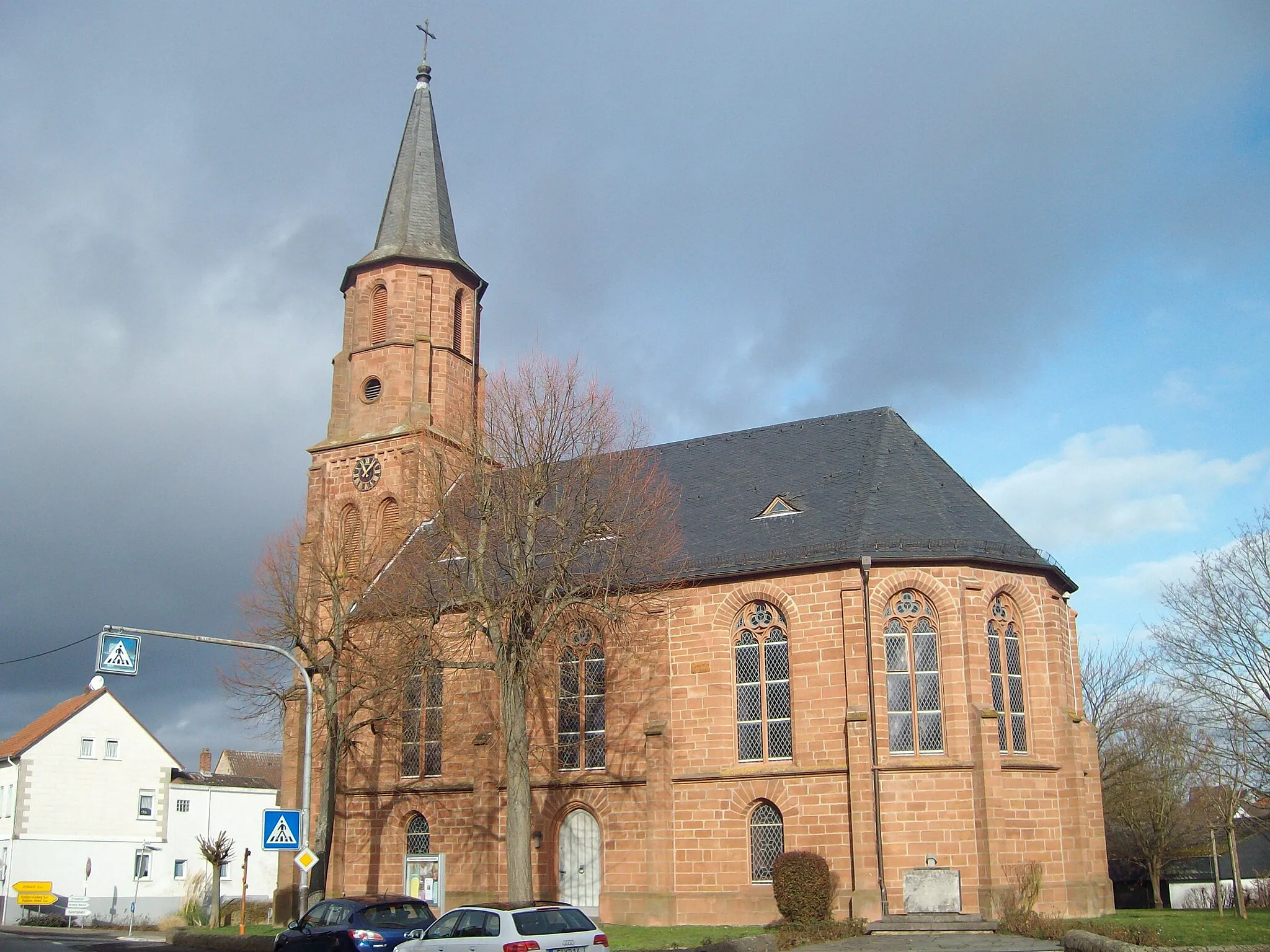 Photo showing: Evangelische Kirche Kinzenbach, Heuchelheim, Hessen, Deutschland