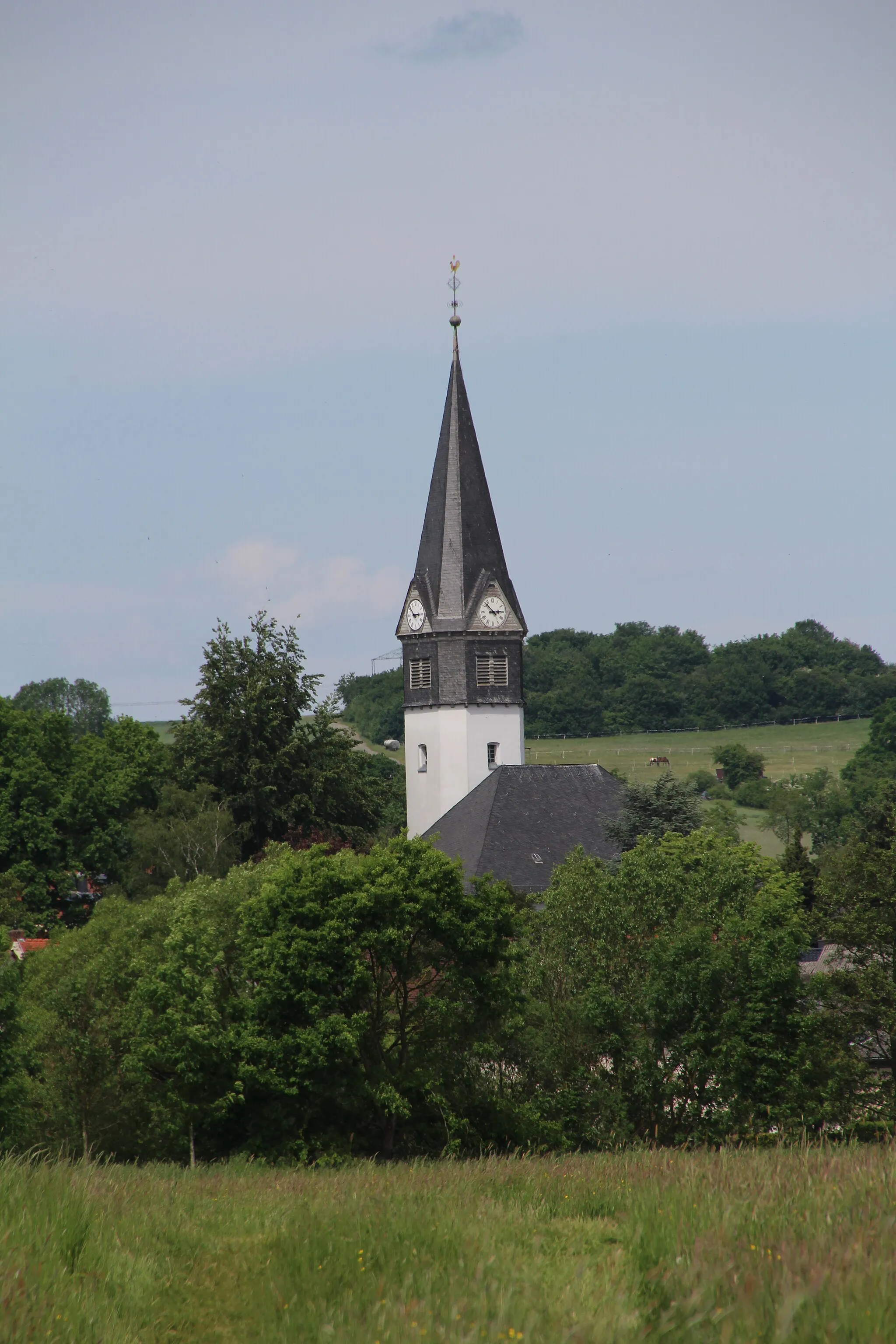 Photo showing: Kirche - Aufnahmestandort links der Lahn