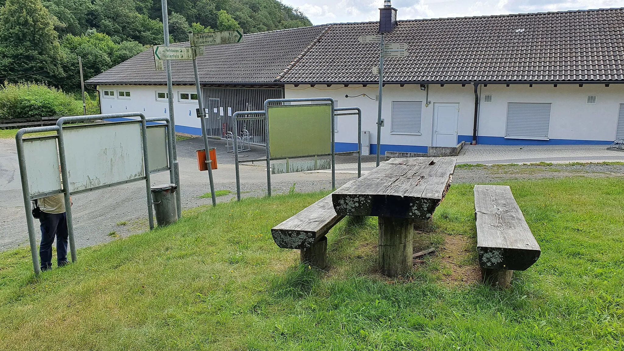 Photo showing: Rastplatz am Naturerlebnisbad Siegbach