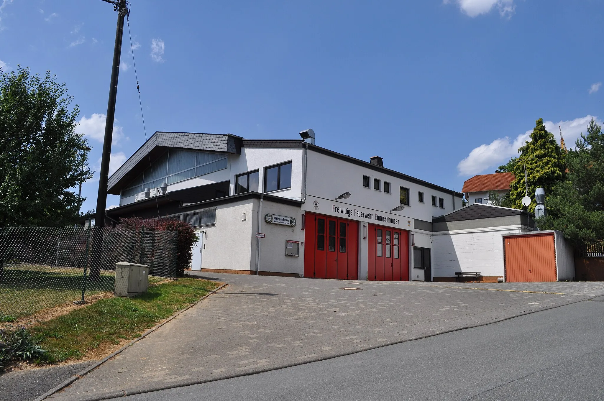 Photo showing: Feuerwehrgerätehaus in Emmershausen