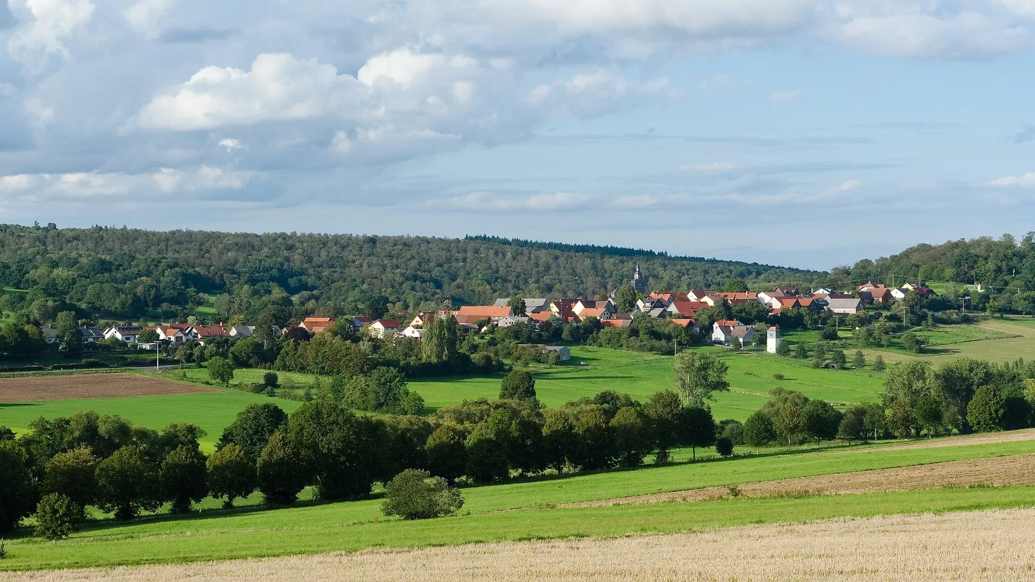 Photo showing: Blick von Südwesten auf Hopfmannsfeld