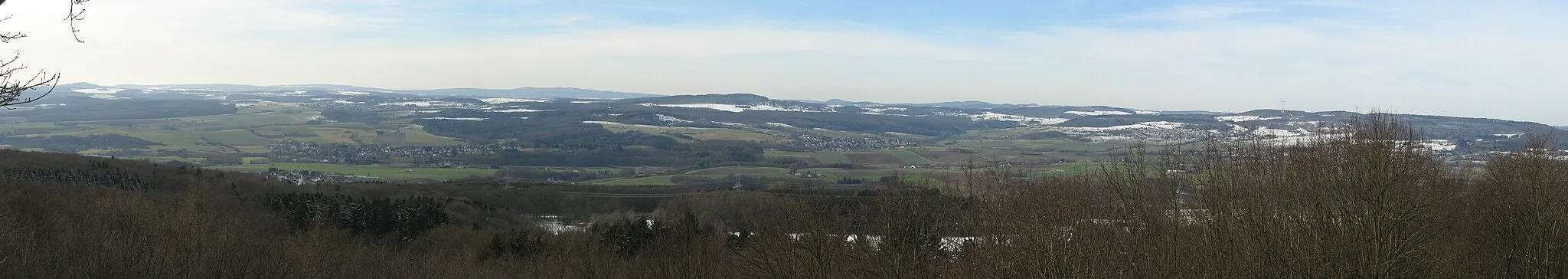 Photo showing: Panorama from “Heidenhäuschen”, Westerwald, Hesse, Germany