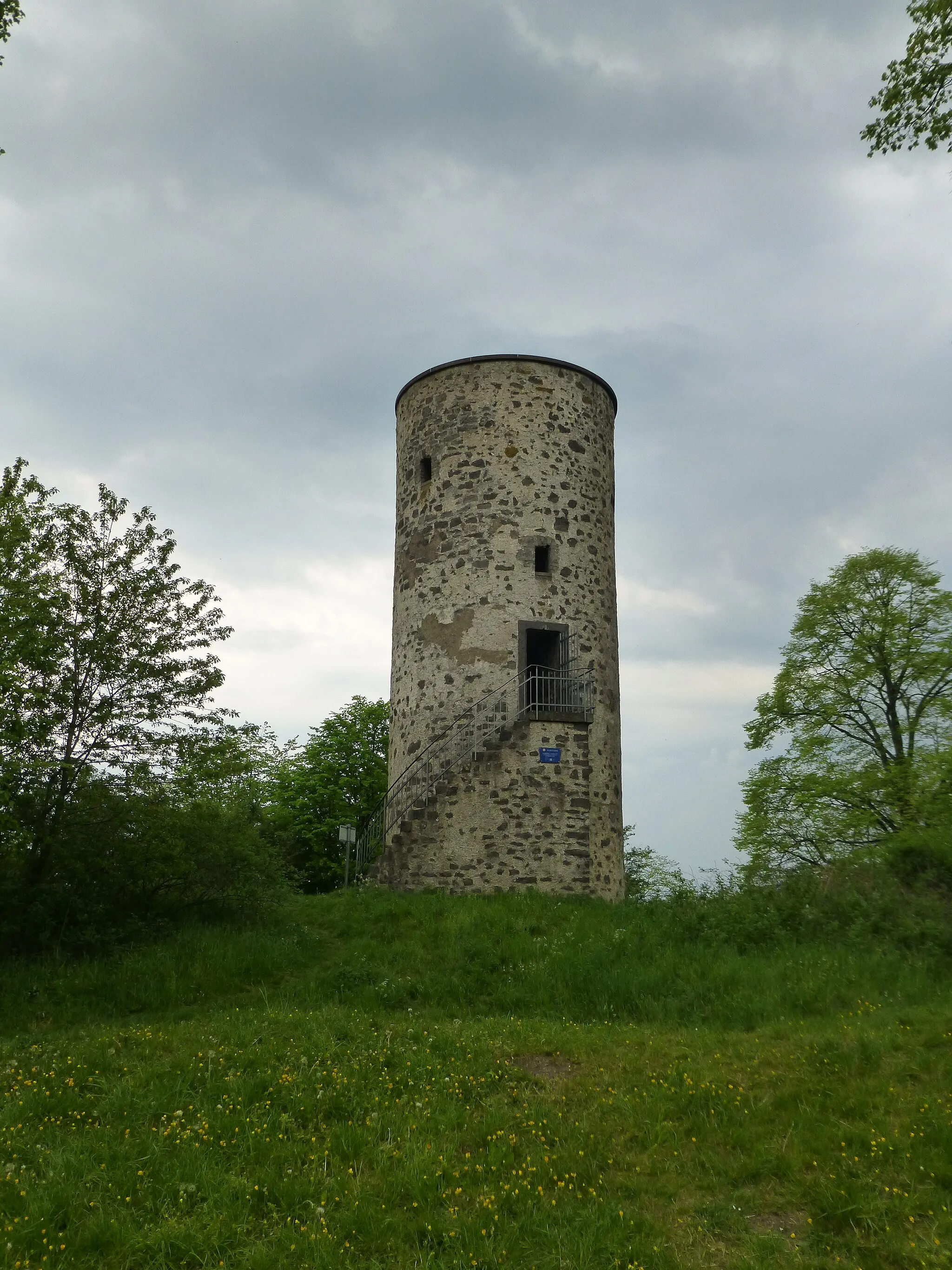 Photo showing: Grünberger Warte; Südansicht mit Treppe zum Hocheingang