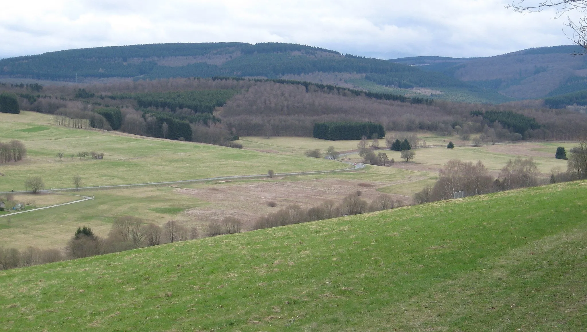 Photo showing: Das Gilsbachtal in Richtung Wahlbach (Südwest).