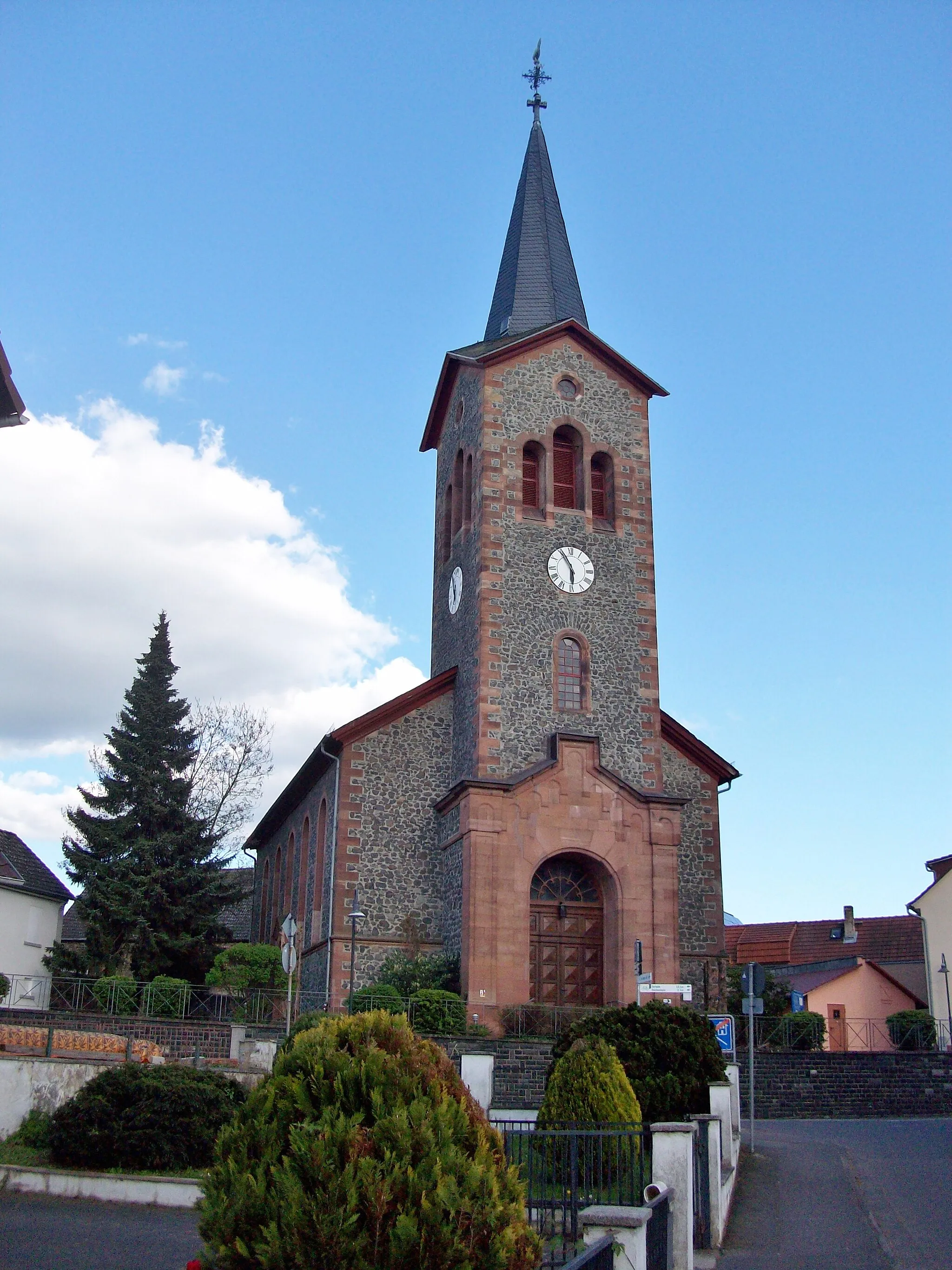 Photo showing: Die Kirche von Schwalheim