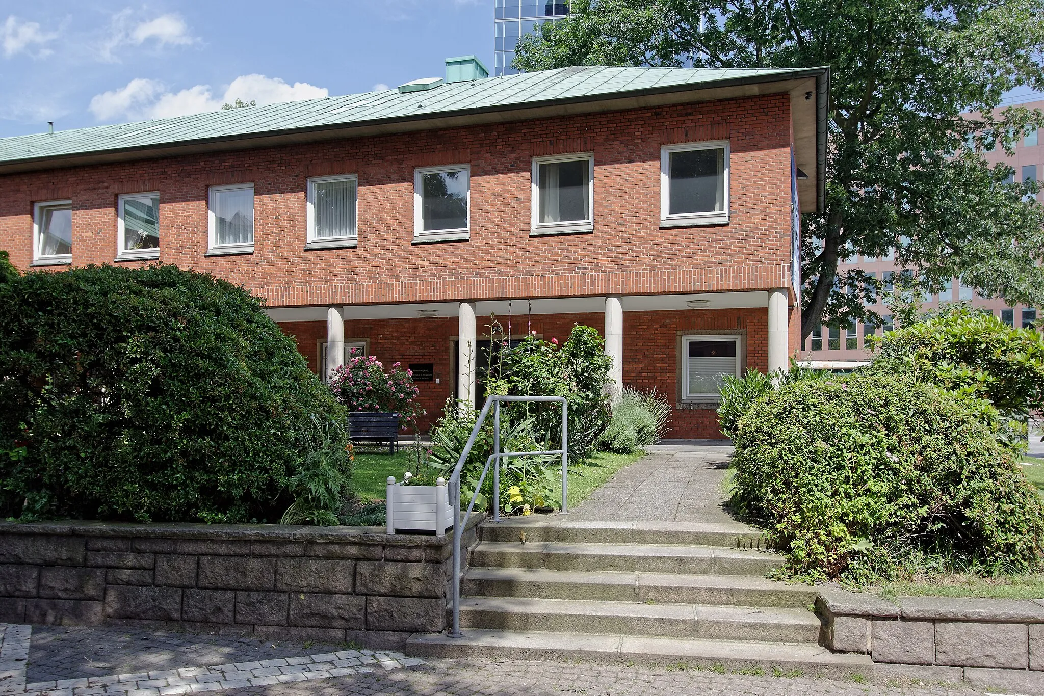 Photo showing: Hamburg, office building of the main church St. Michaelis