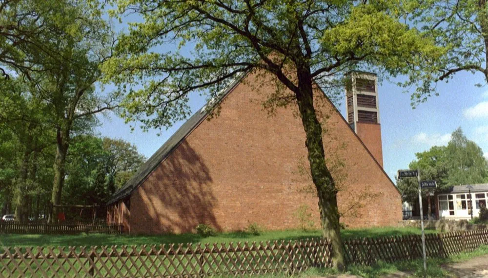 Photo showing: Evangelisch-lutherische Cornelius-Kirche in in Fischbek.