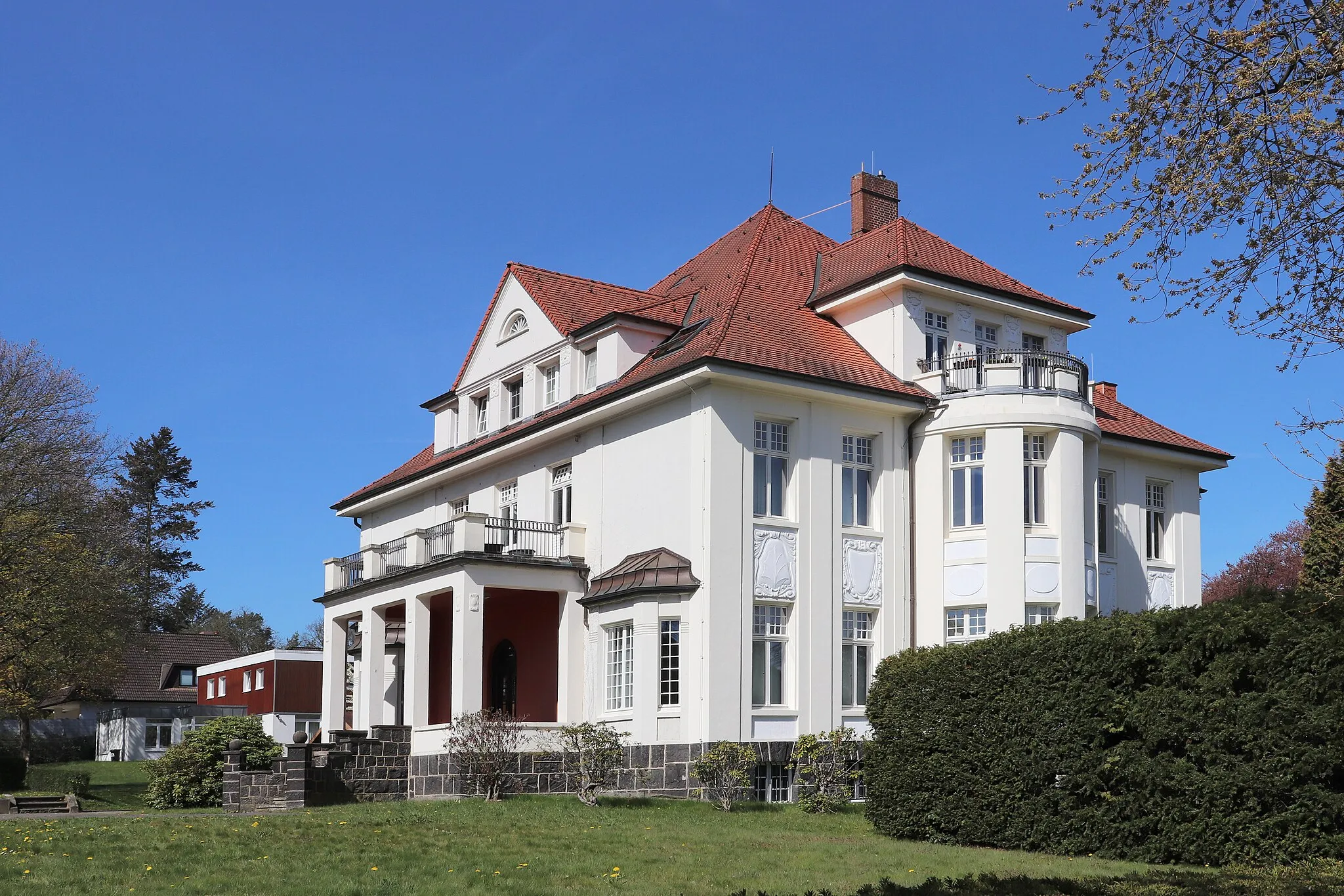 Photo showing: Hamburg, district Harburg, township Heimfeld, Eissendorfer Pferdeweg 40, Villa from 1911