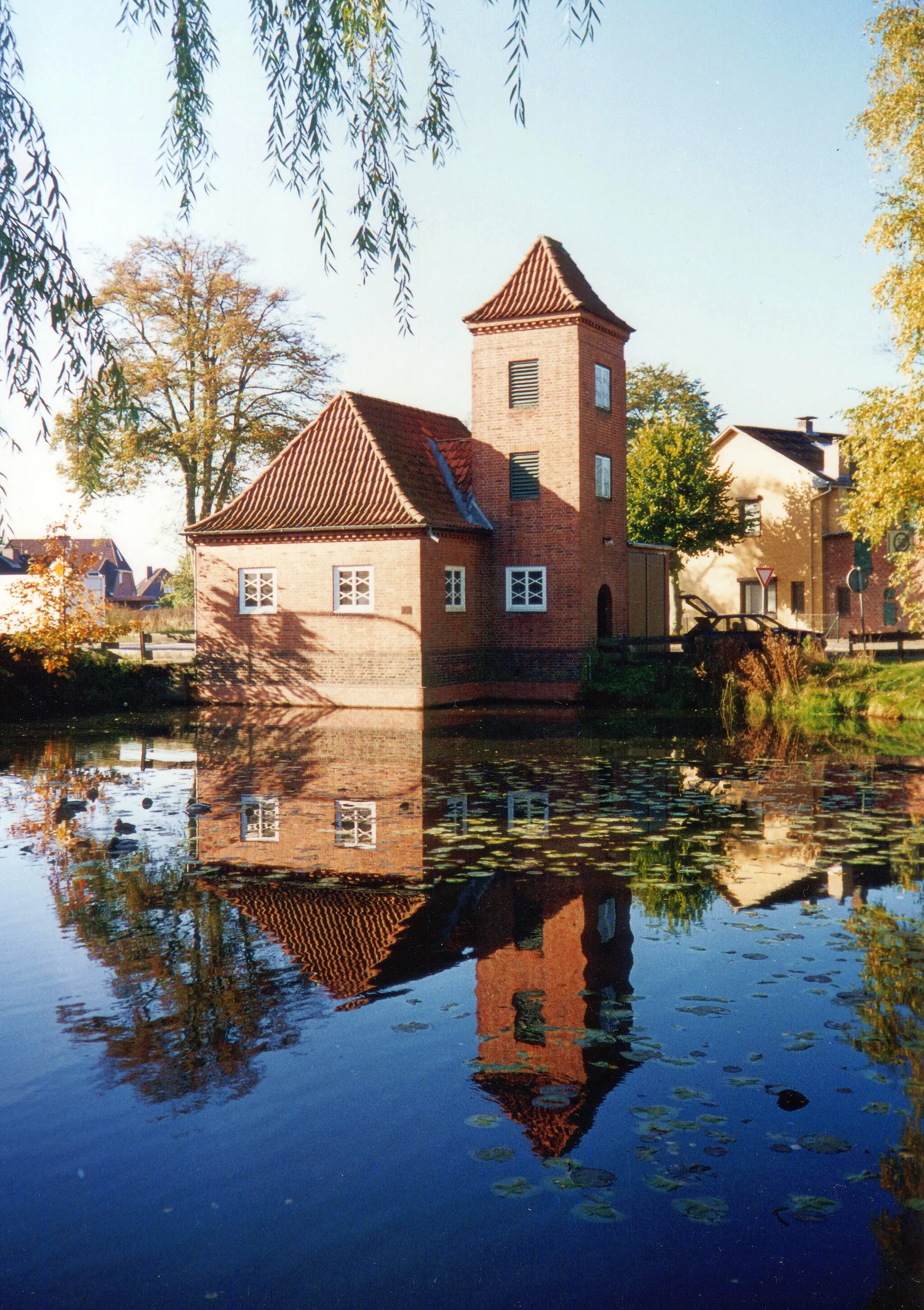 Photo showing: Altes Feuerwehrgerätehaus am Wöddel in Henstedt