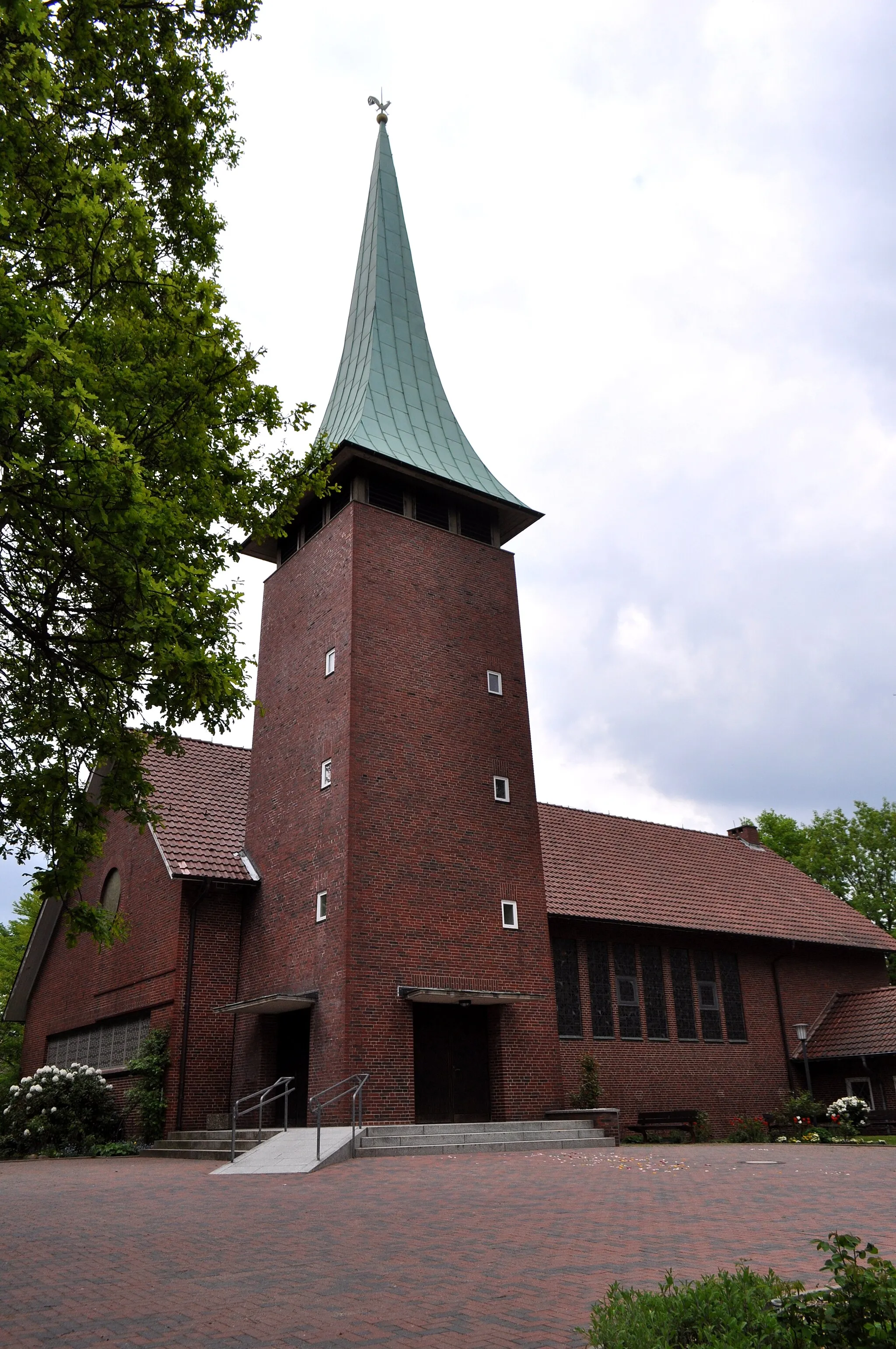 Photo showing: Auferstehungskirche in Hamburg-Marmstorf.