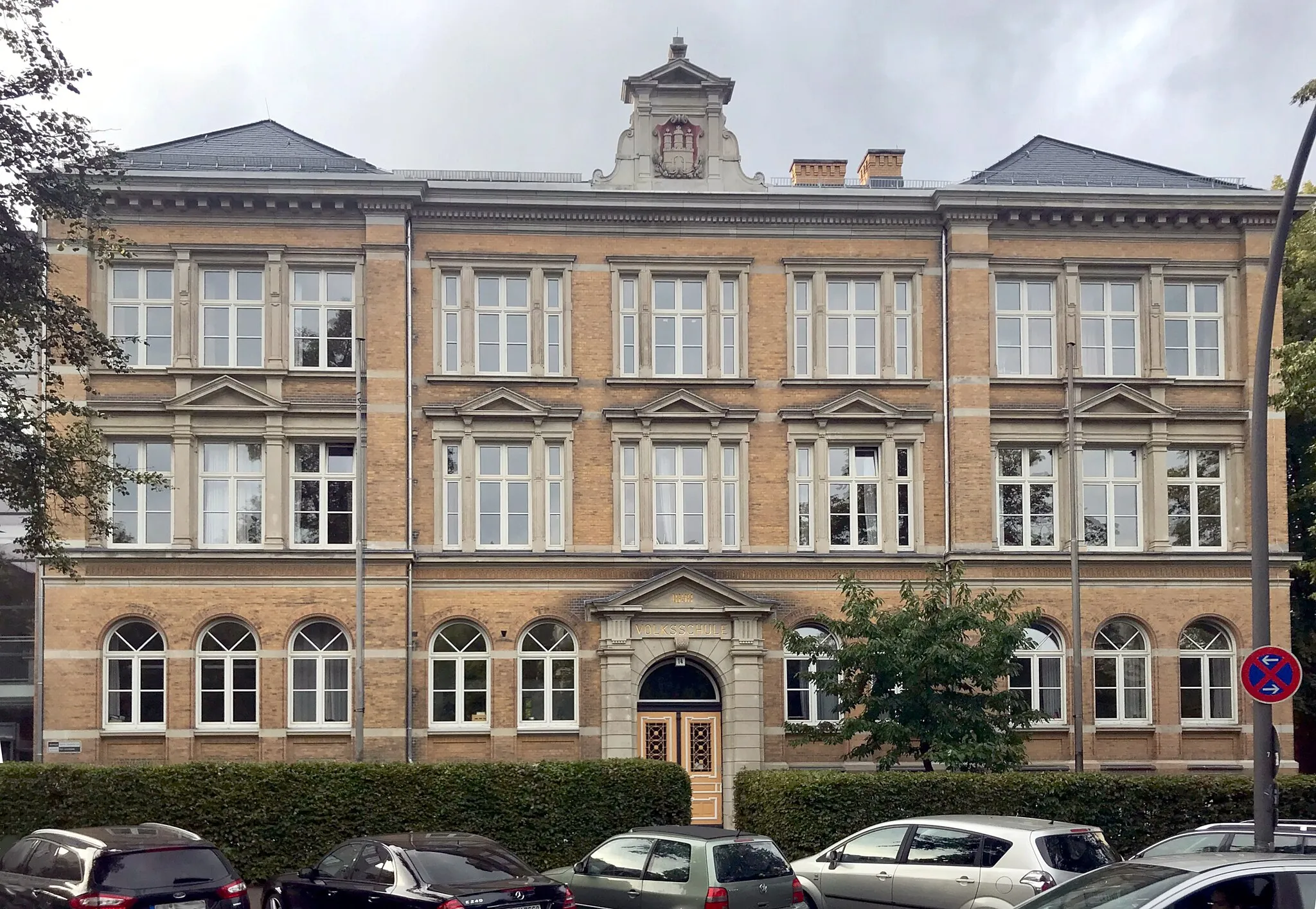 Photo showing: Schulgebäude am Lehmweg 14 in Hamburg, Altbau vom Lehmweg aus