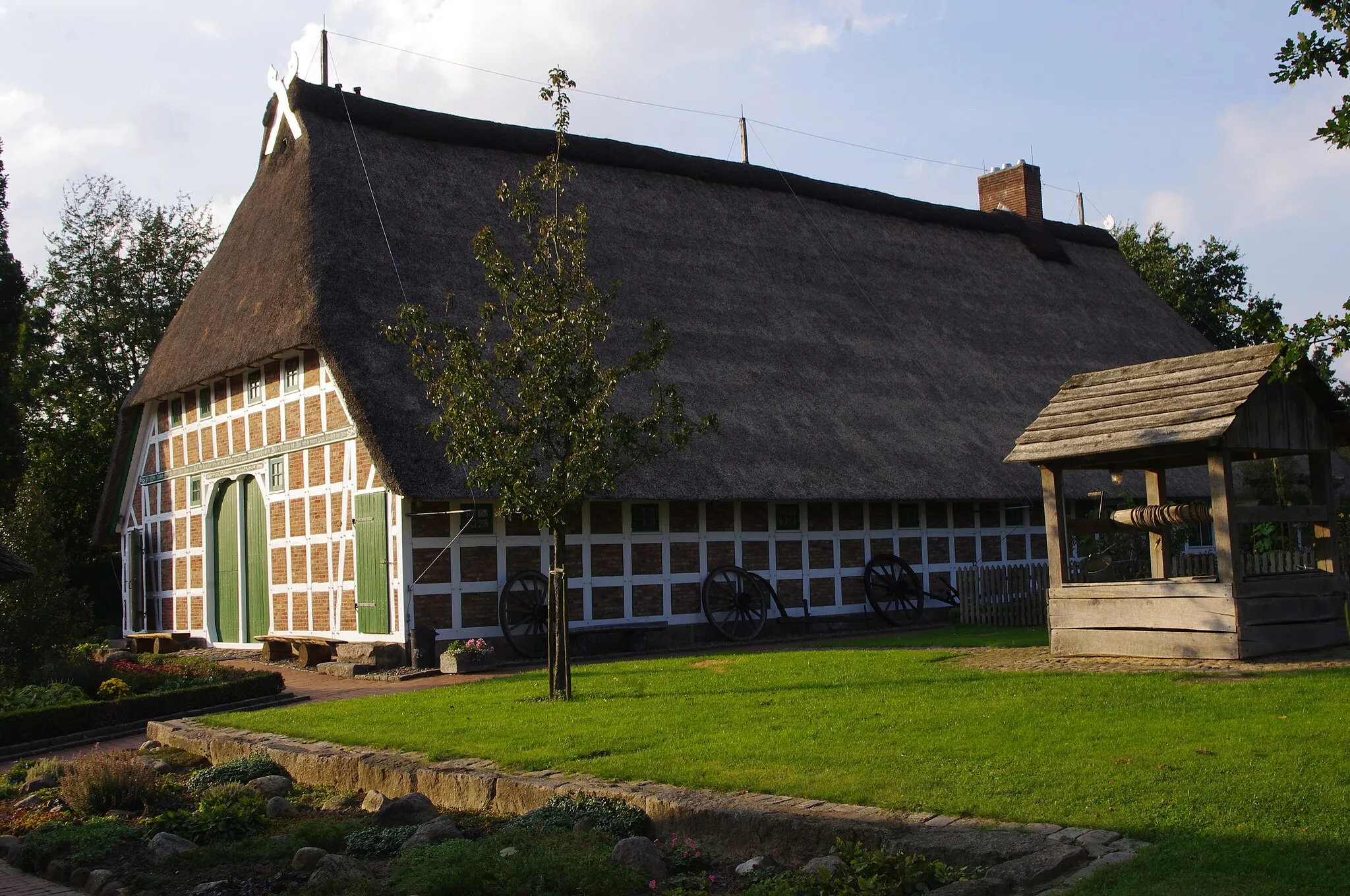 Photo showing: Auf diesem Bild sieht man das Haupthaus das aud der alten Hofstelle " Dem Beekhoff" in Beckdorf steht.