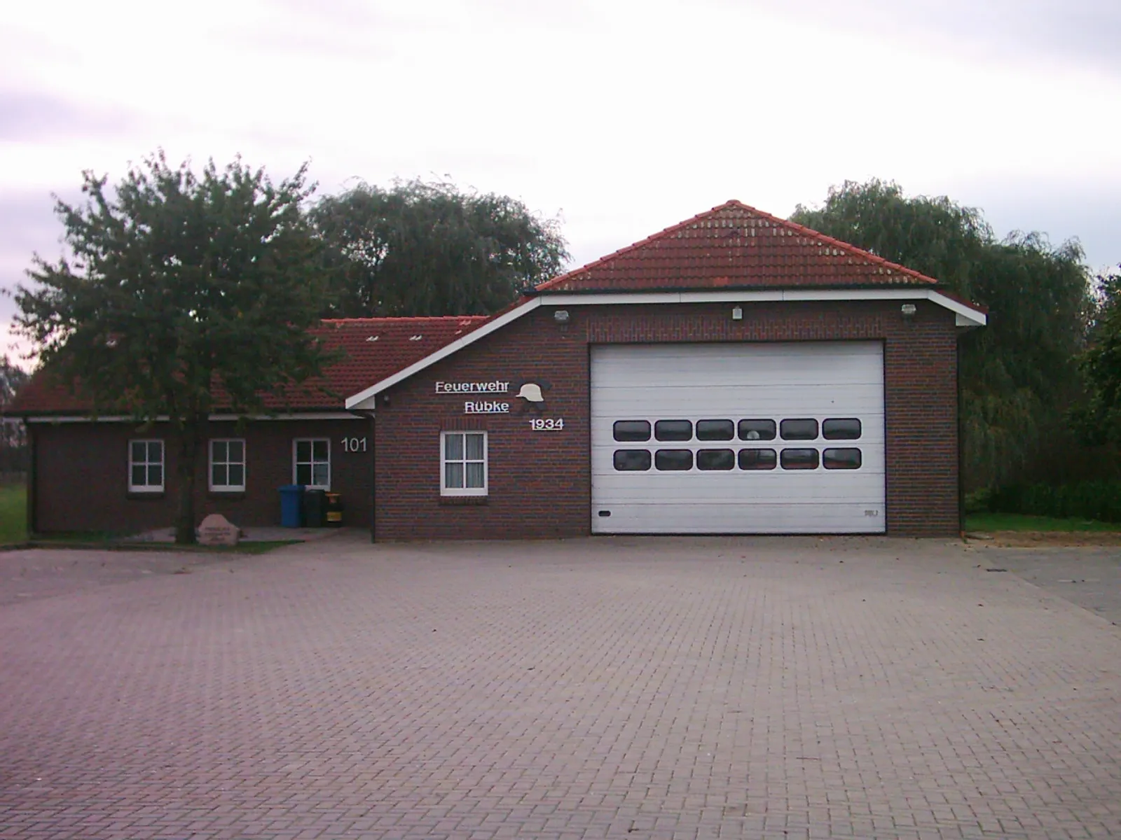 Photo showing: Gebäude der Feuerwehr Rübke, Neu Wulmstorf, Niedersachsen.