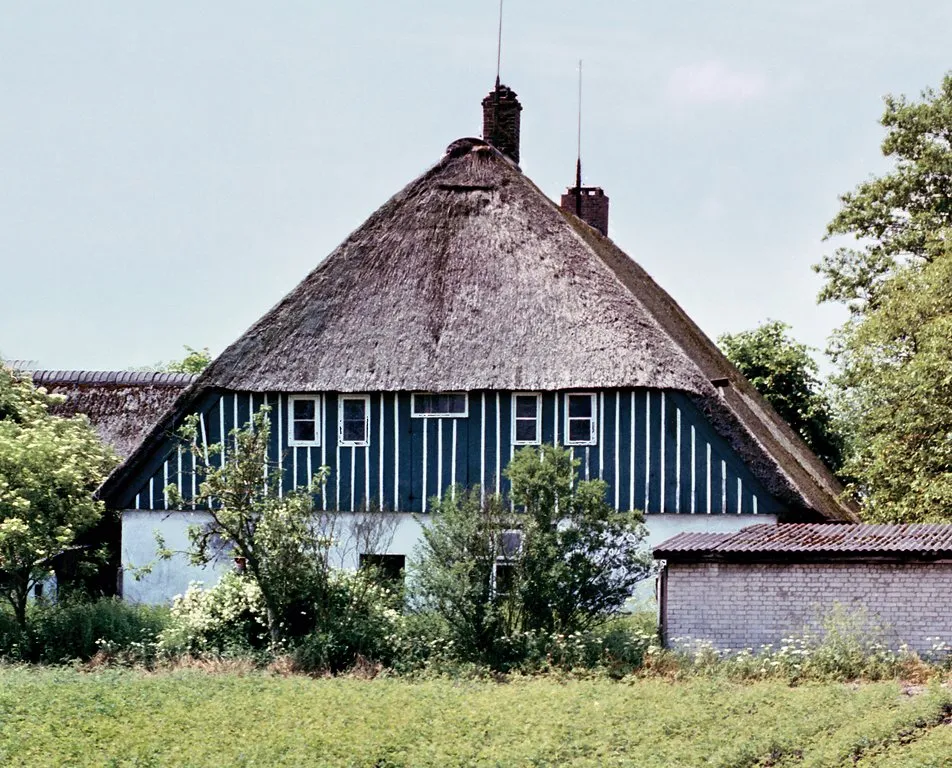 Photo showing: Groß Nordende  (Schleswig-Holstein, Germany),Old school , photo 1983