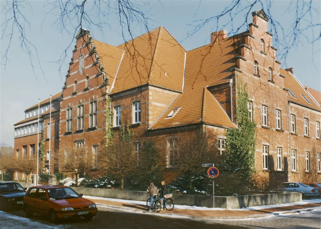 Photo showing: Elmshorn (Germany),county court , photo 1999
