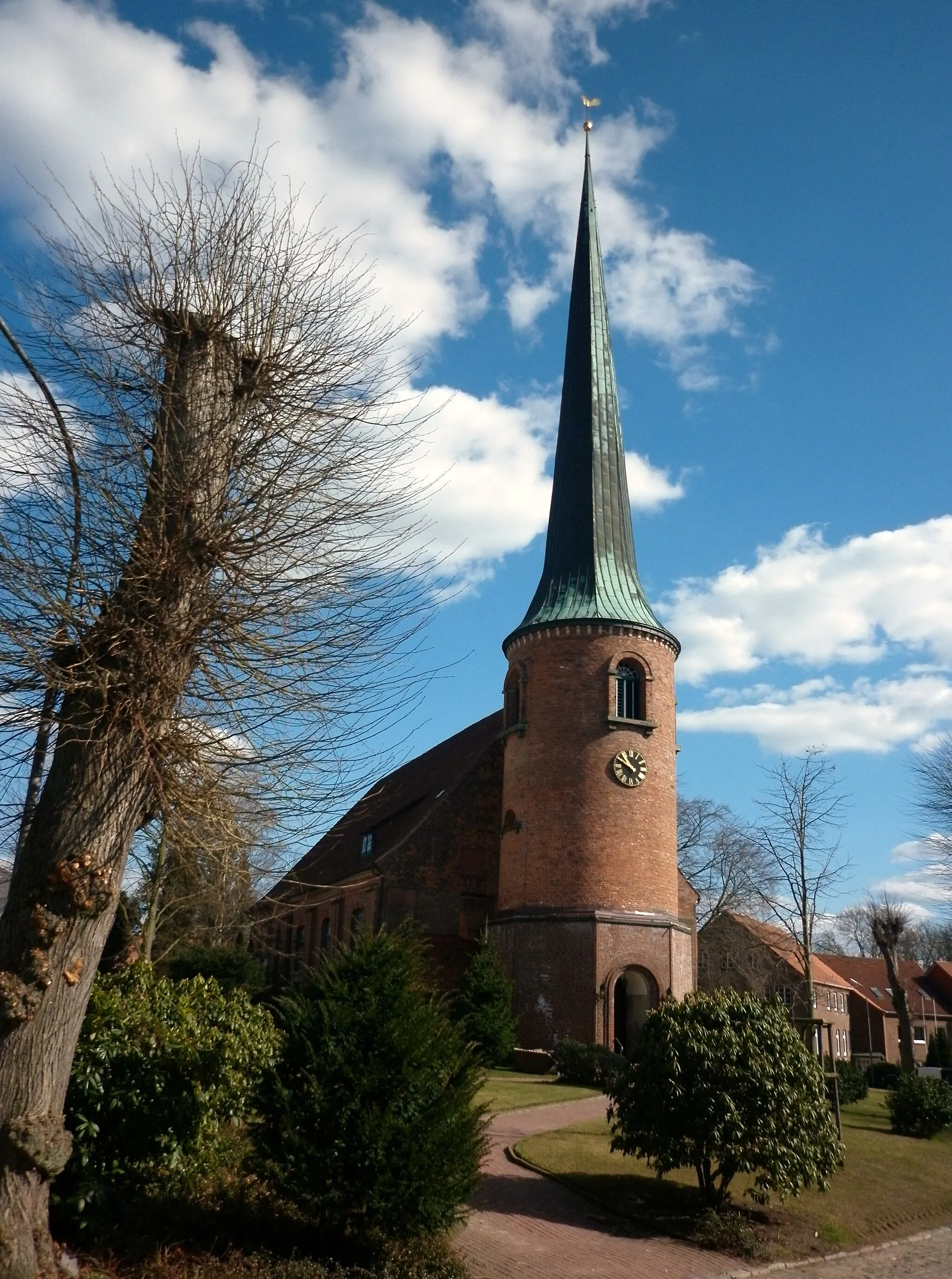 Photo showing: Barmstedter Kirche, 2011
