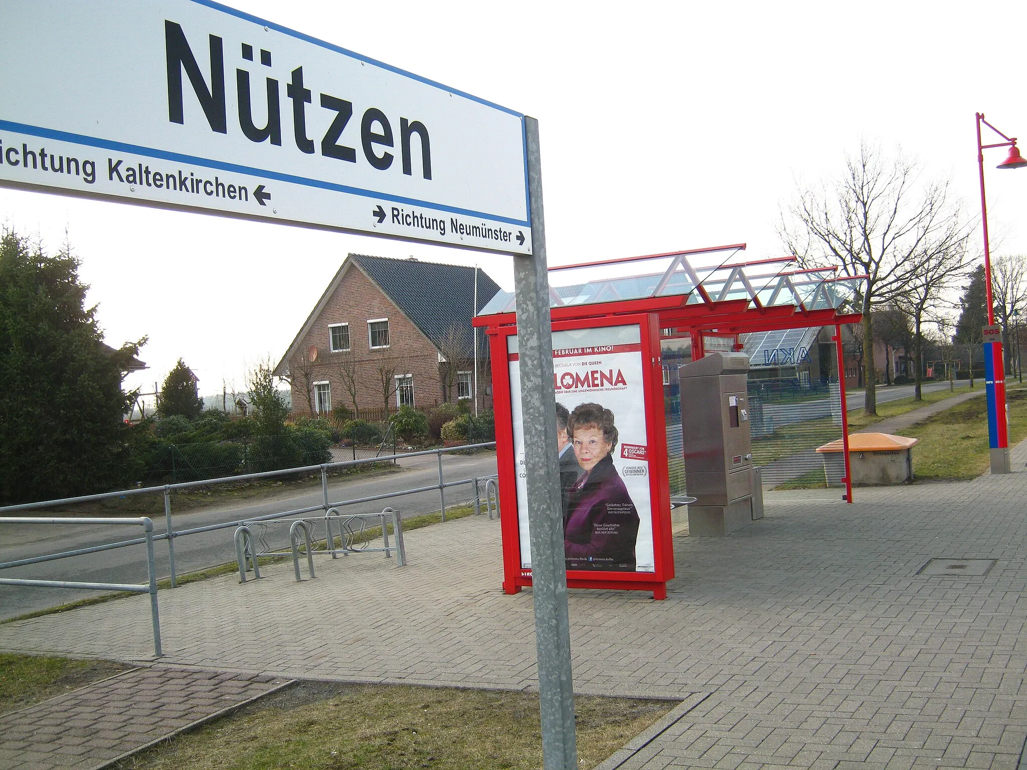 Photo showing: AKN Eisenbahn Station Nützen.