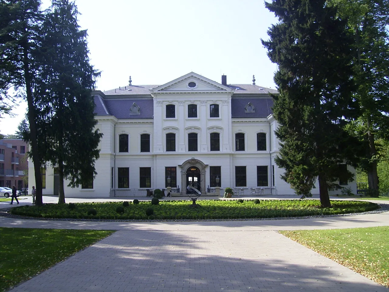 Photo showing: Herrenhaus in Wellingsbüttel. This is a photograph of an architectural monument. It is on the list of cultural monuments of Hamburg, no. 506.