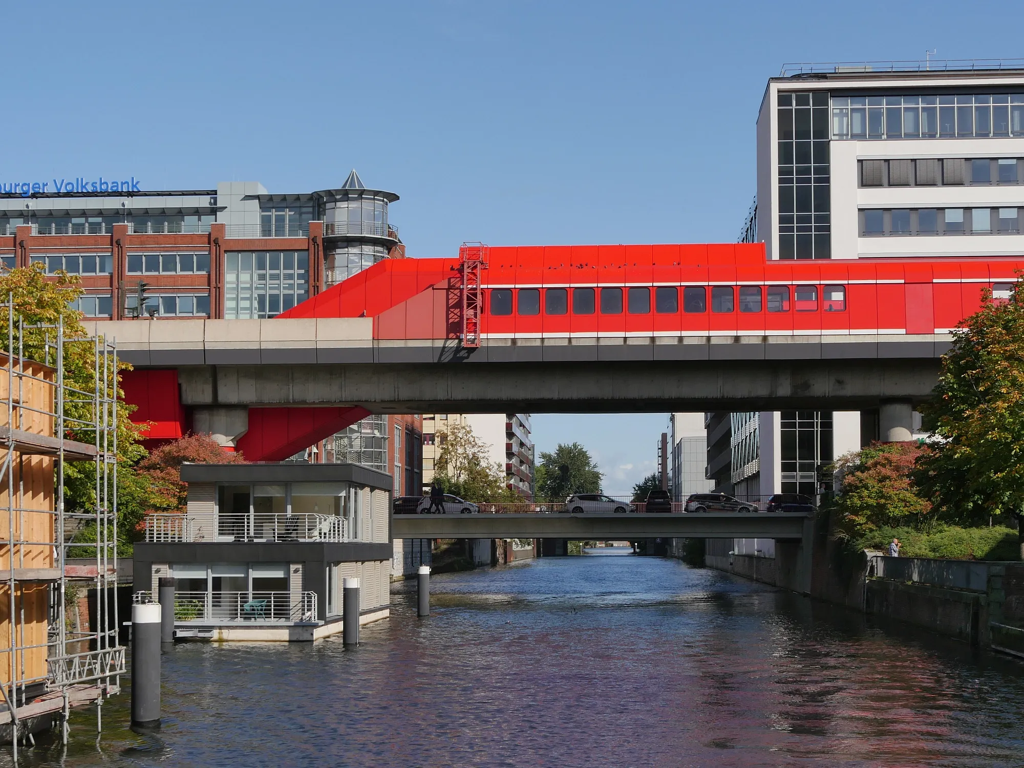 Photo showing: S-Bahnhof Hammerbrook und Zweite Hammerbrookbrücke vom Mittelkanal aus