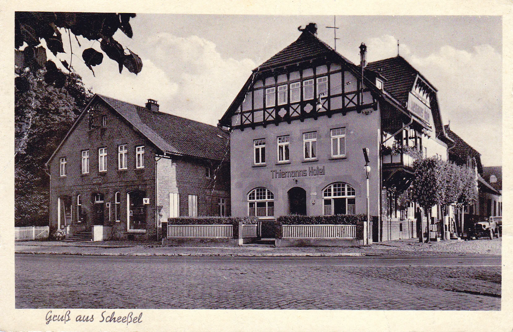 Photo showing: Postcard "Gruß aus Scheeßel",Germany,circa 1920-1930. Thiemanns Hotel. Publisher: Heinrich Volckmer, Scheeßel.