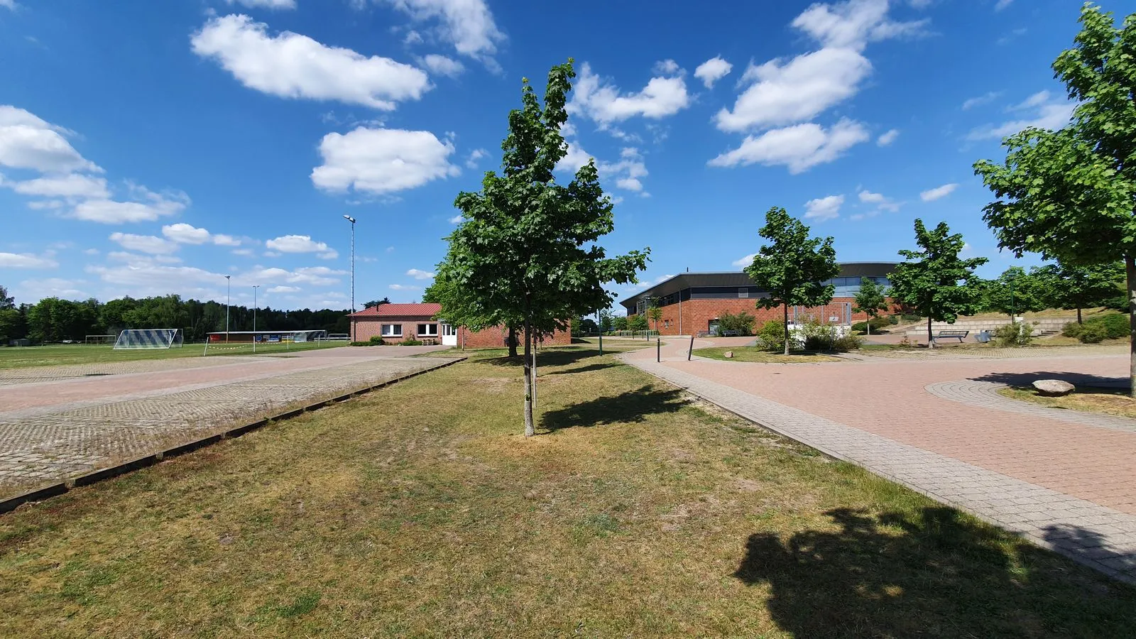 Photo showing: Sports hall, shooting club and sports field in Heidenau