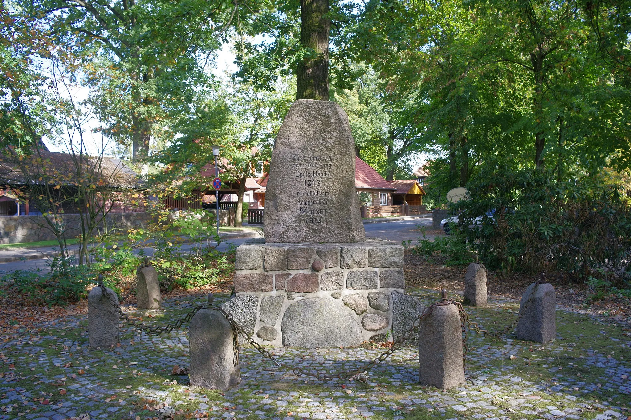 Photo showing: Memorial for the Battle of Leipzig in Marxen.
The inscription reads:
"Zur Erinnerung
an die Befreiung
Deutschlands.
1813
errichtet vom
Kriegerverein
Marxen
1913"
("Remembering the liberation of Germany. 1813
erected by the Warrior association Marxen. 1913")

In 2013 the memorial was dedicated to permanent peace in Europe by the municipality of Marxen.