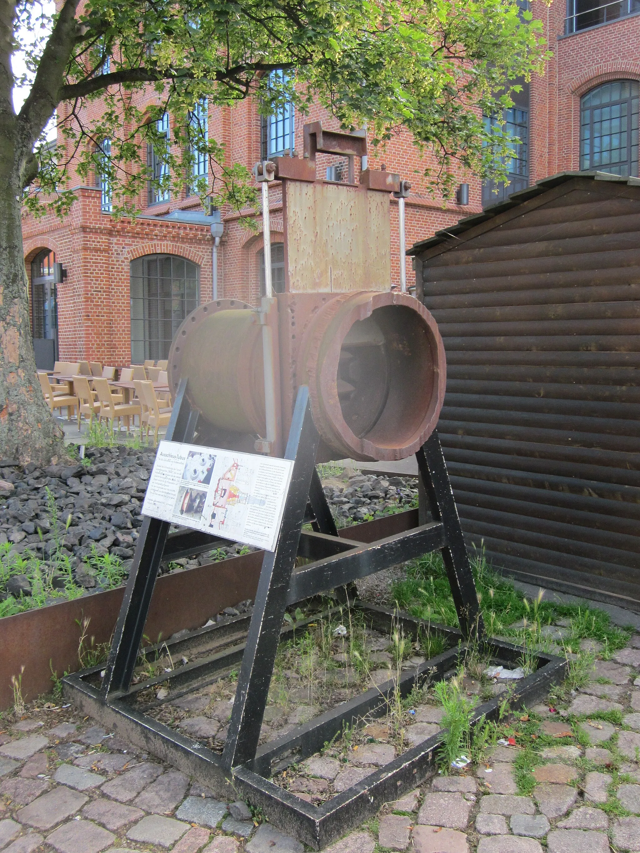 Photo showing: Ausschleustubus des Elbtunnelbohrers "Trude" im Museum der Arbeit in Barmbek-Nord.