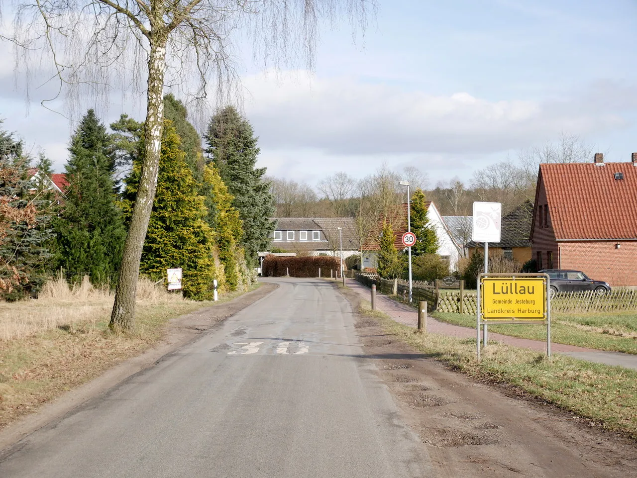 Photo showing: Ortseingang von Lüllau, Gemeinde Jesteburg, Landkreis Harburg