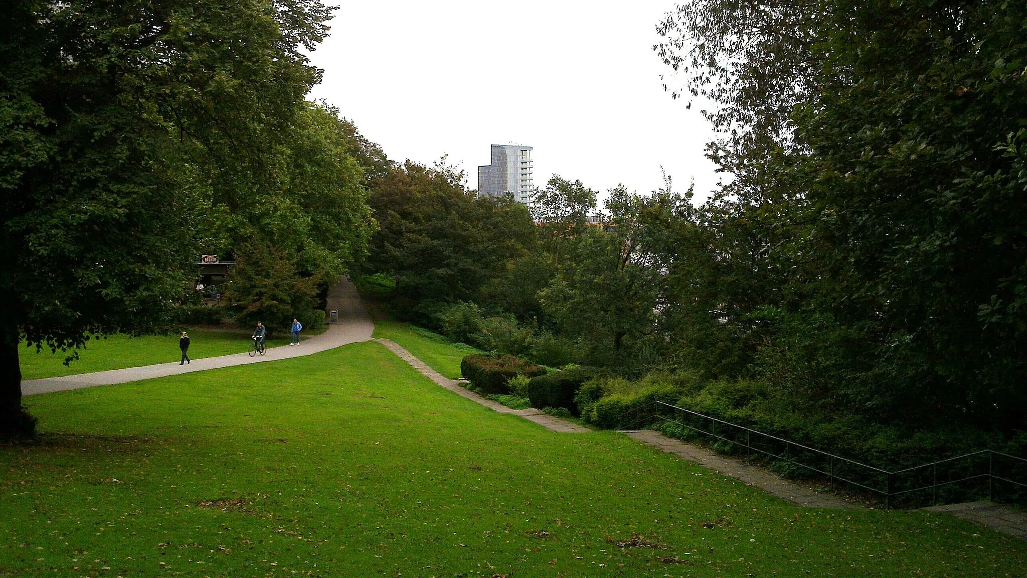 Photo showing: view from altonaer balkon towards east