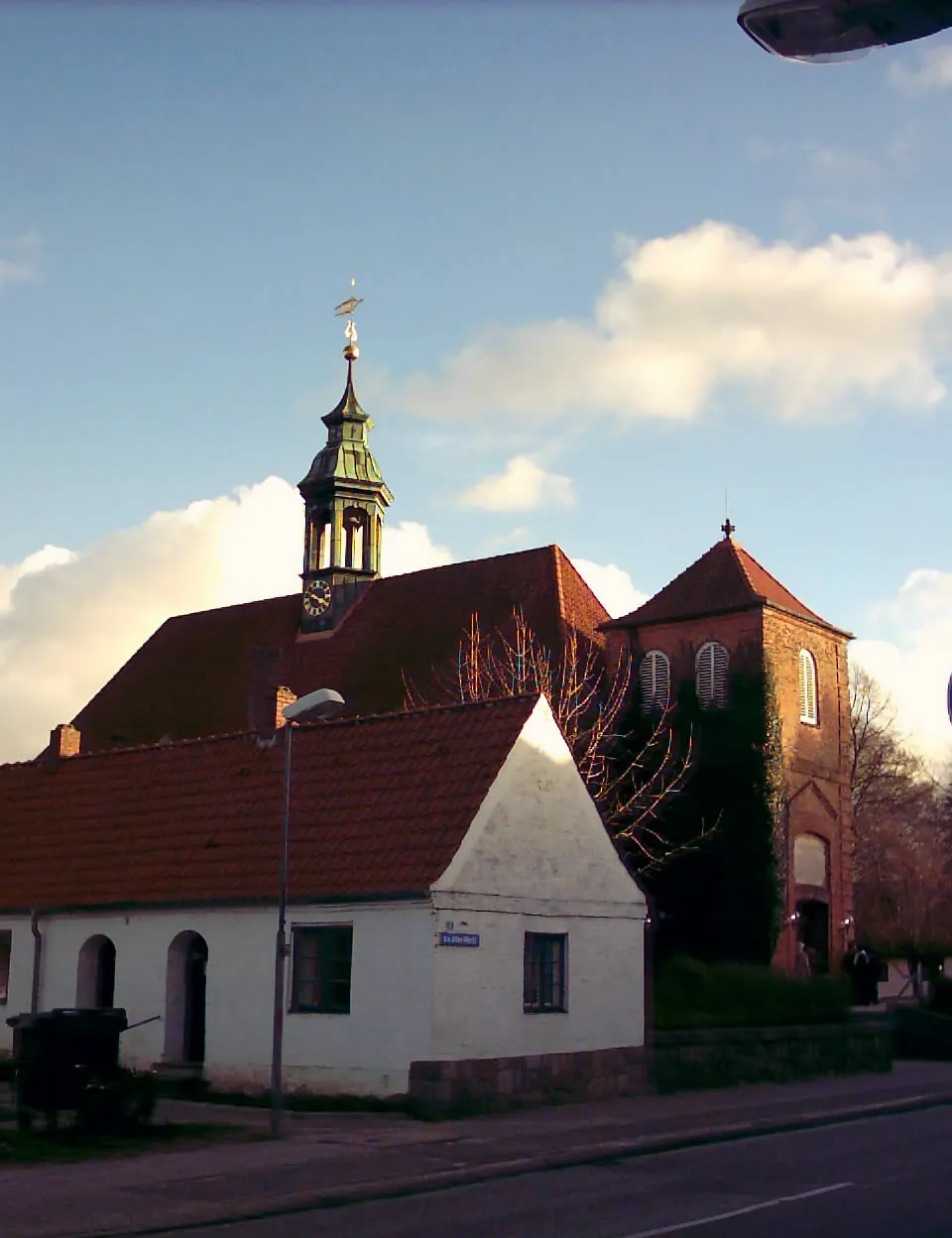 Photo showing: Gottesbuden und Kirche bei Schloss Ahrensburg
