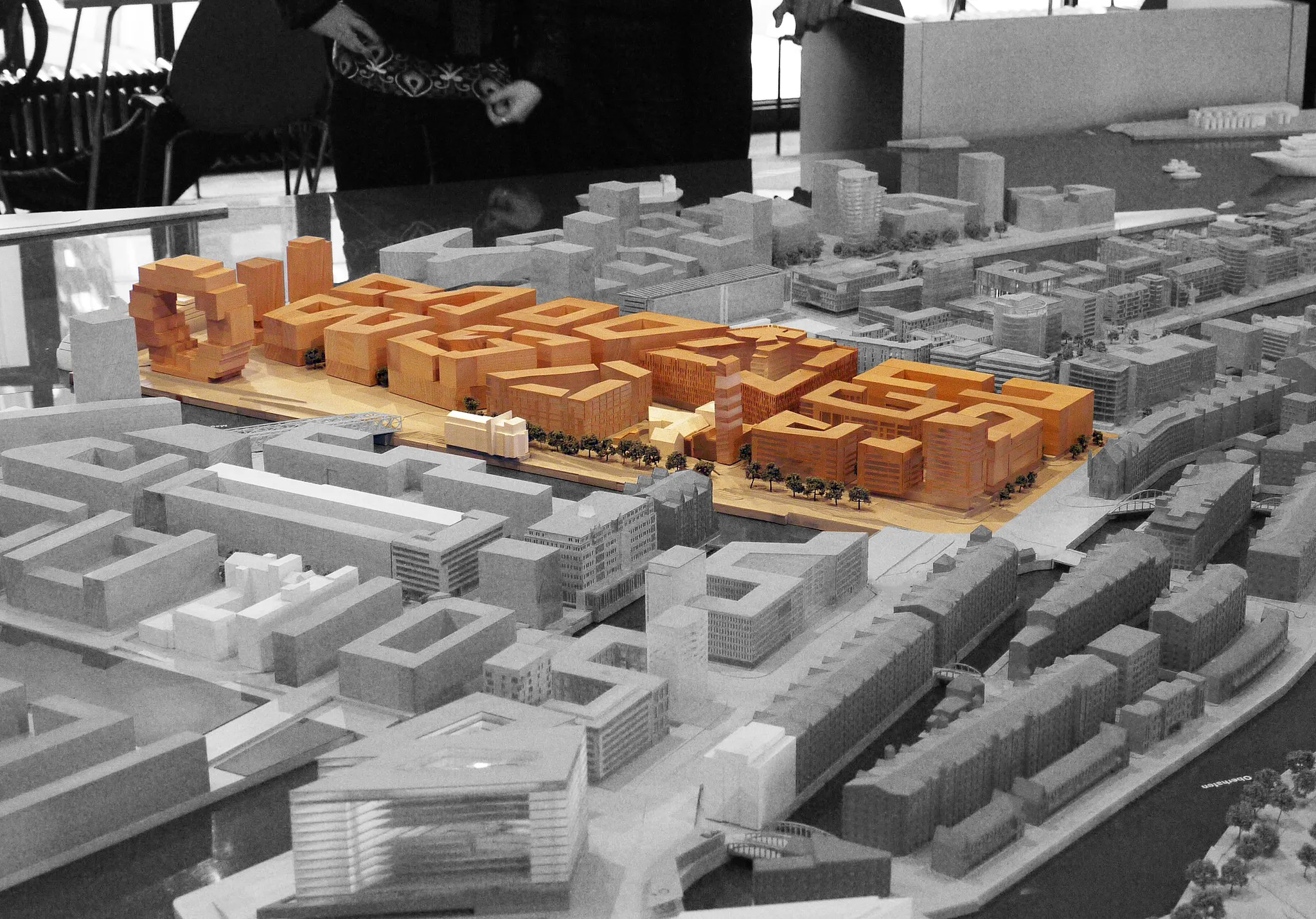 Photo showing: Modell der HafenCity in Hamburg. Im Vordergrund das Überseequartier.