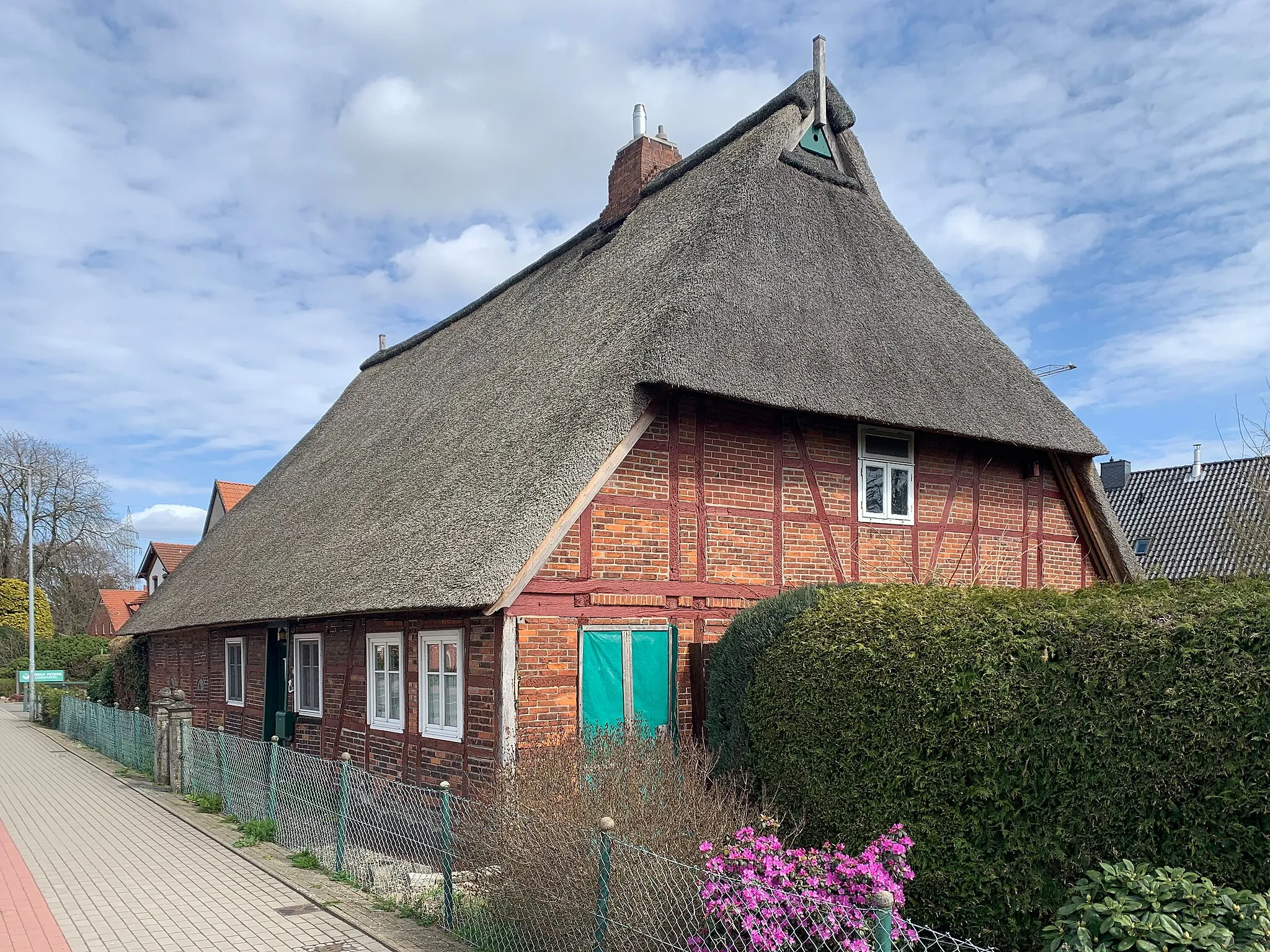 Photo showing: Denkmalgeschützter Bauerhof in Roydorf