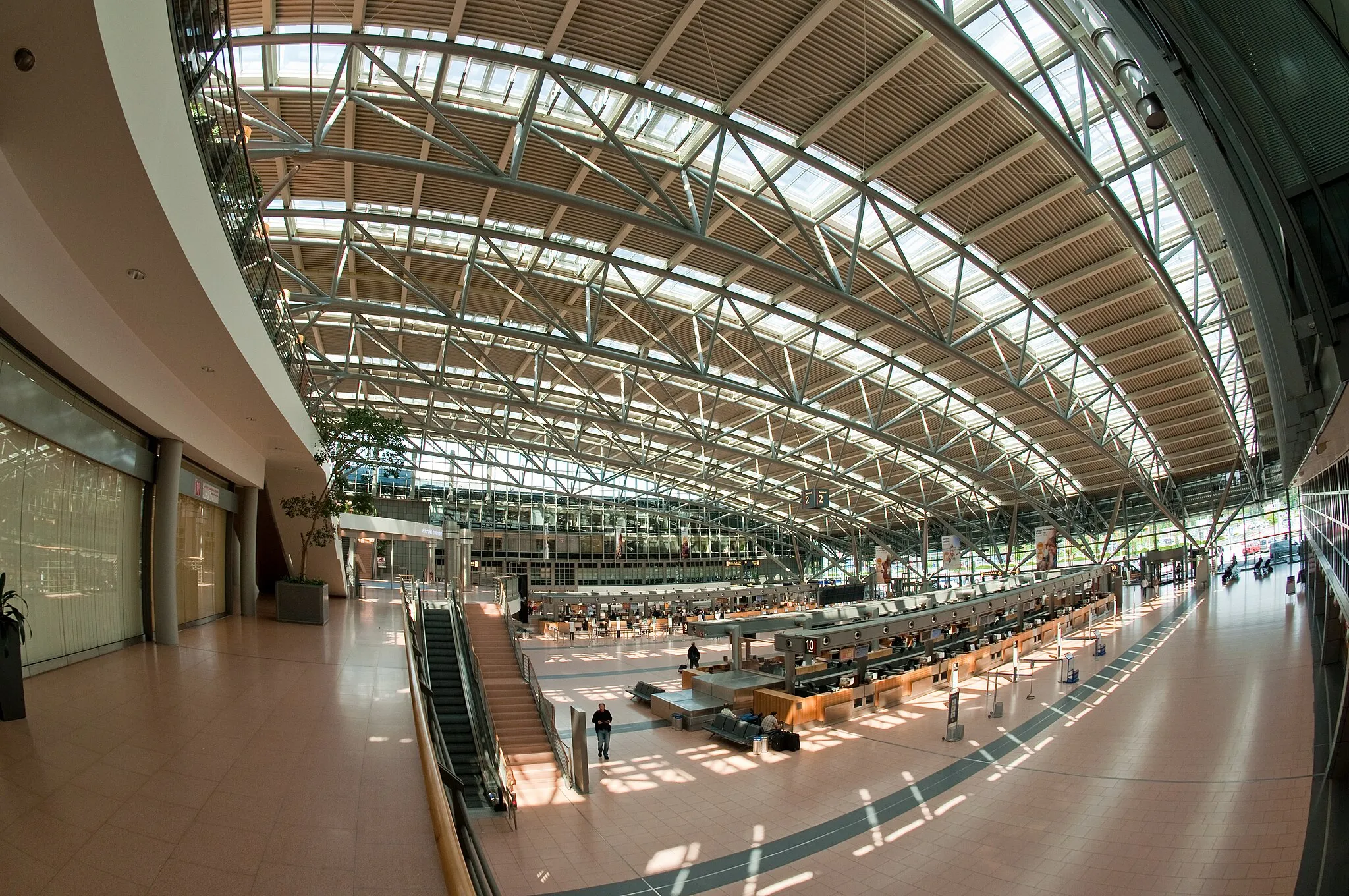 Photo showing: Hamburg Airport Terminal 2