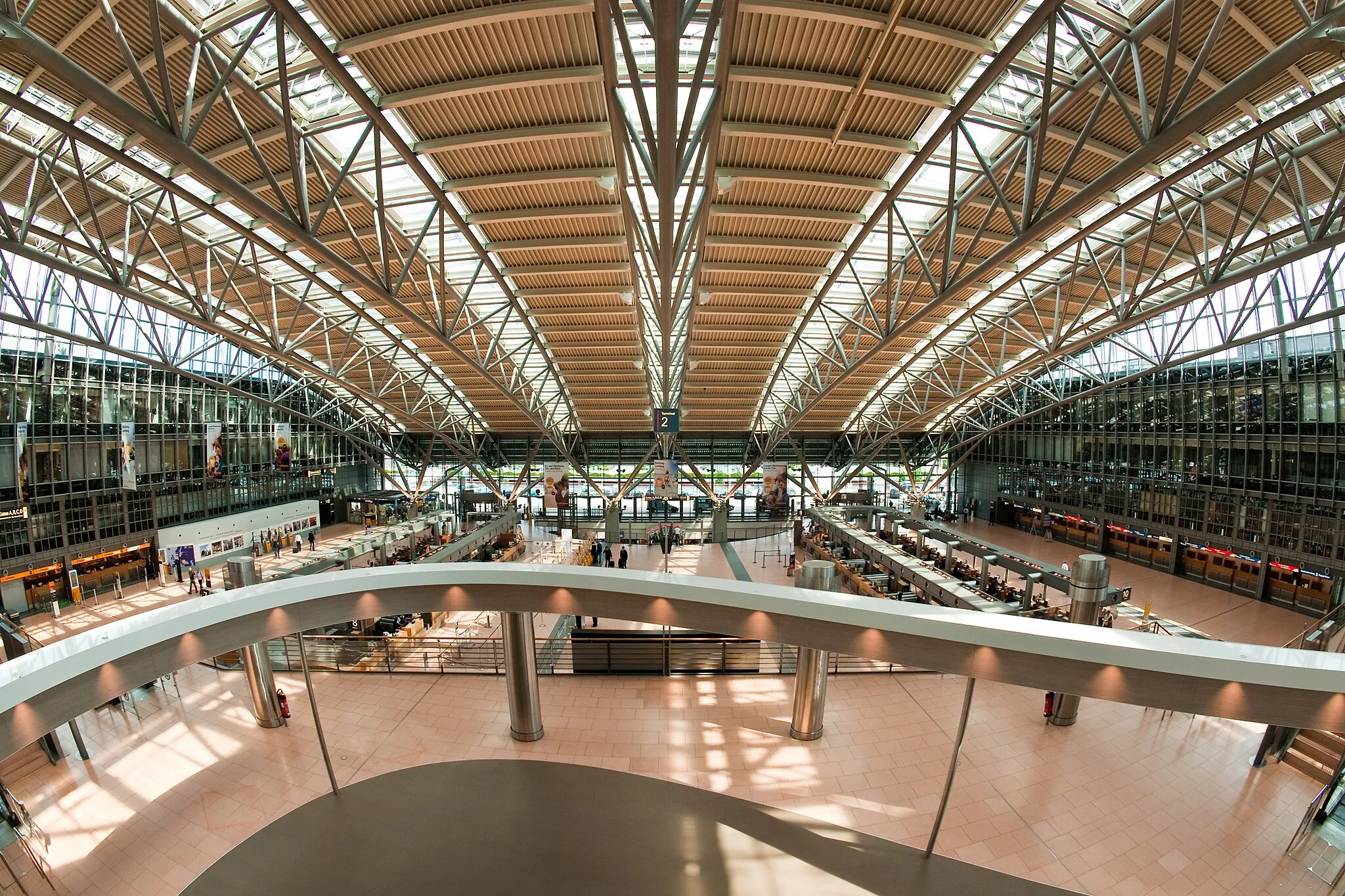 Photo showing: Hamburg Airport Terminal 2