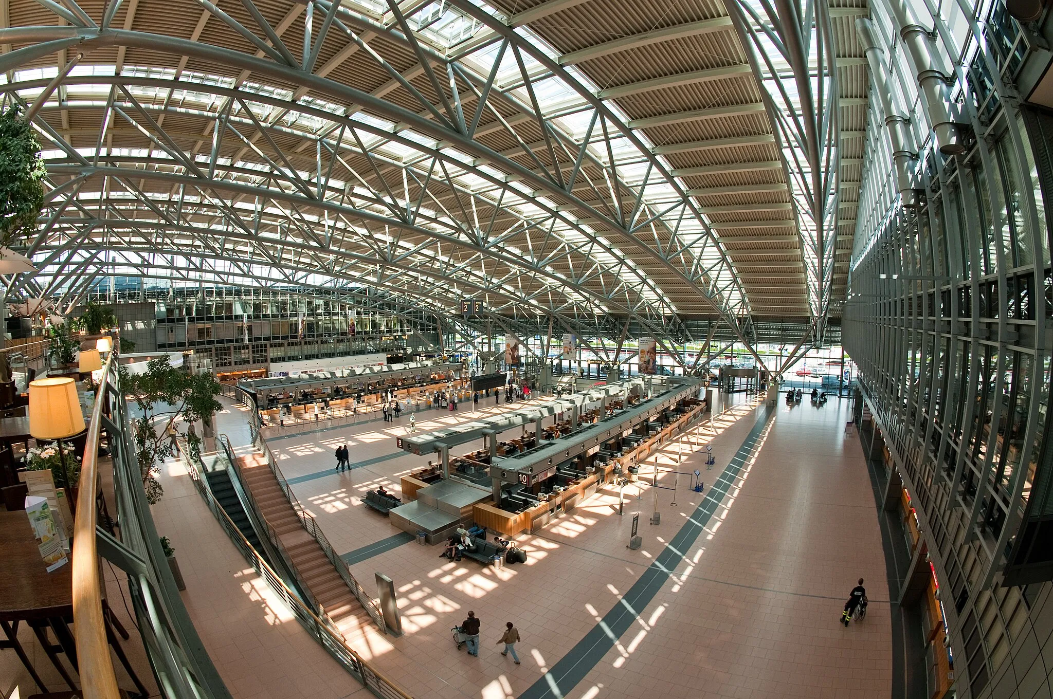 Photo showing: Hamburg Airport Terminal 2