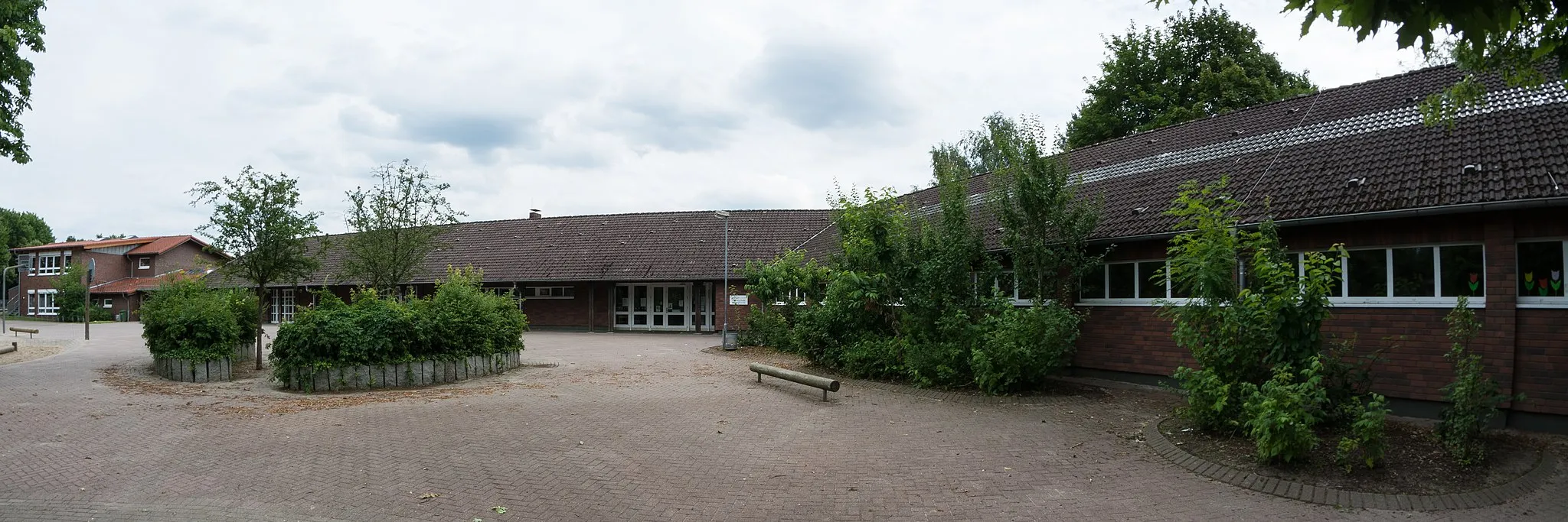 Photo showing: Grundschule im Barsbütteler Ortsteil Willinghusen.