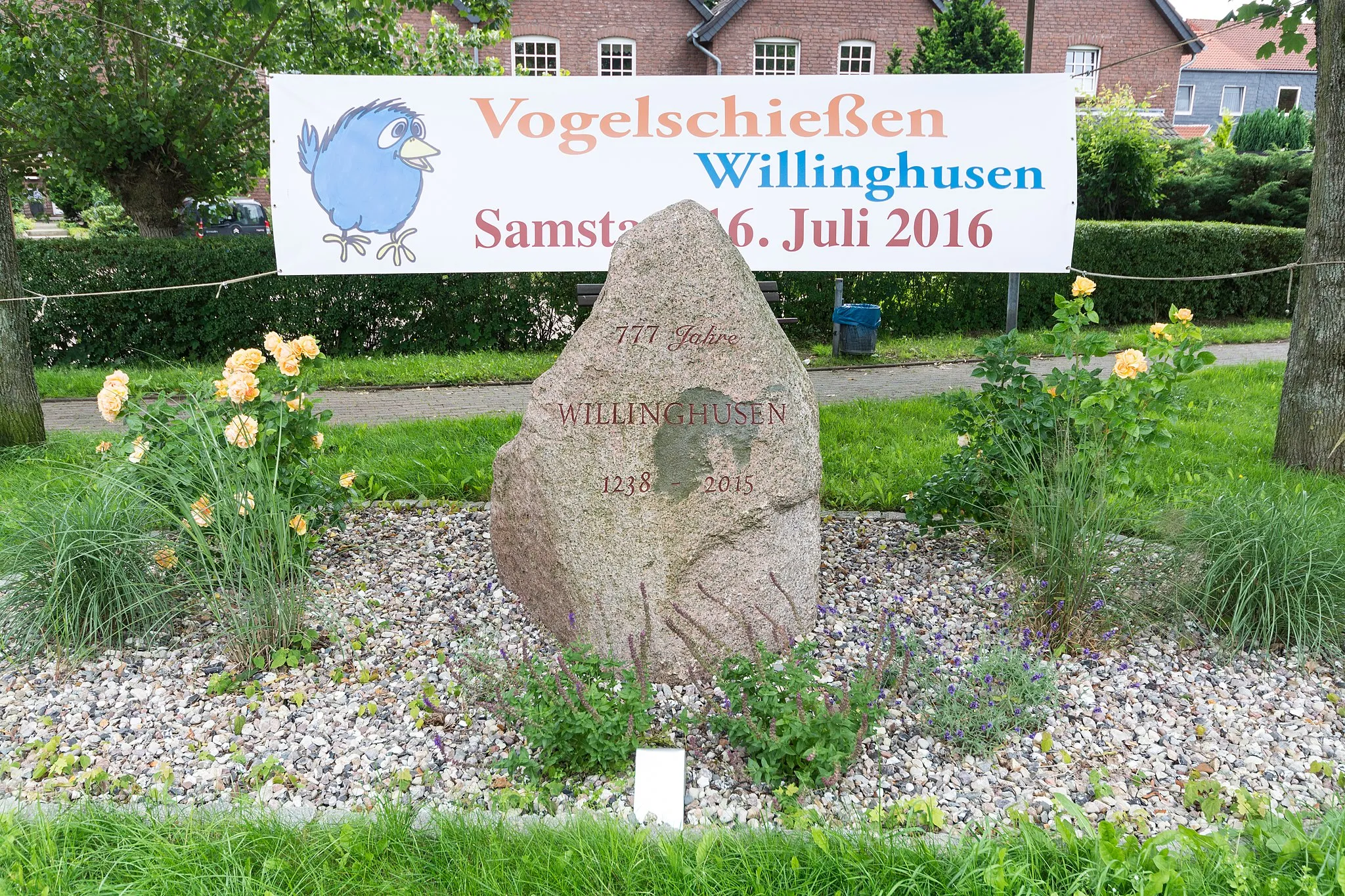 Photo showing: Gedenkstein zum 777jährigen Bestehen des Barsbütteler Ortsteils Willinghusen.