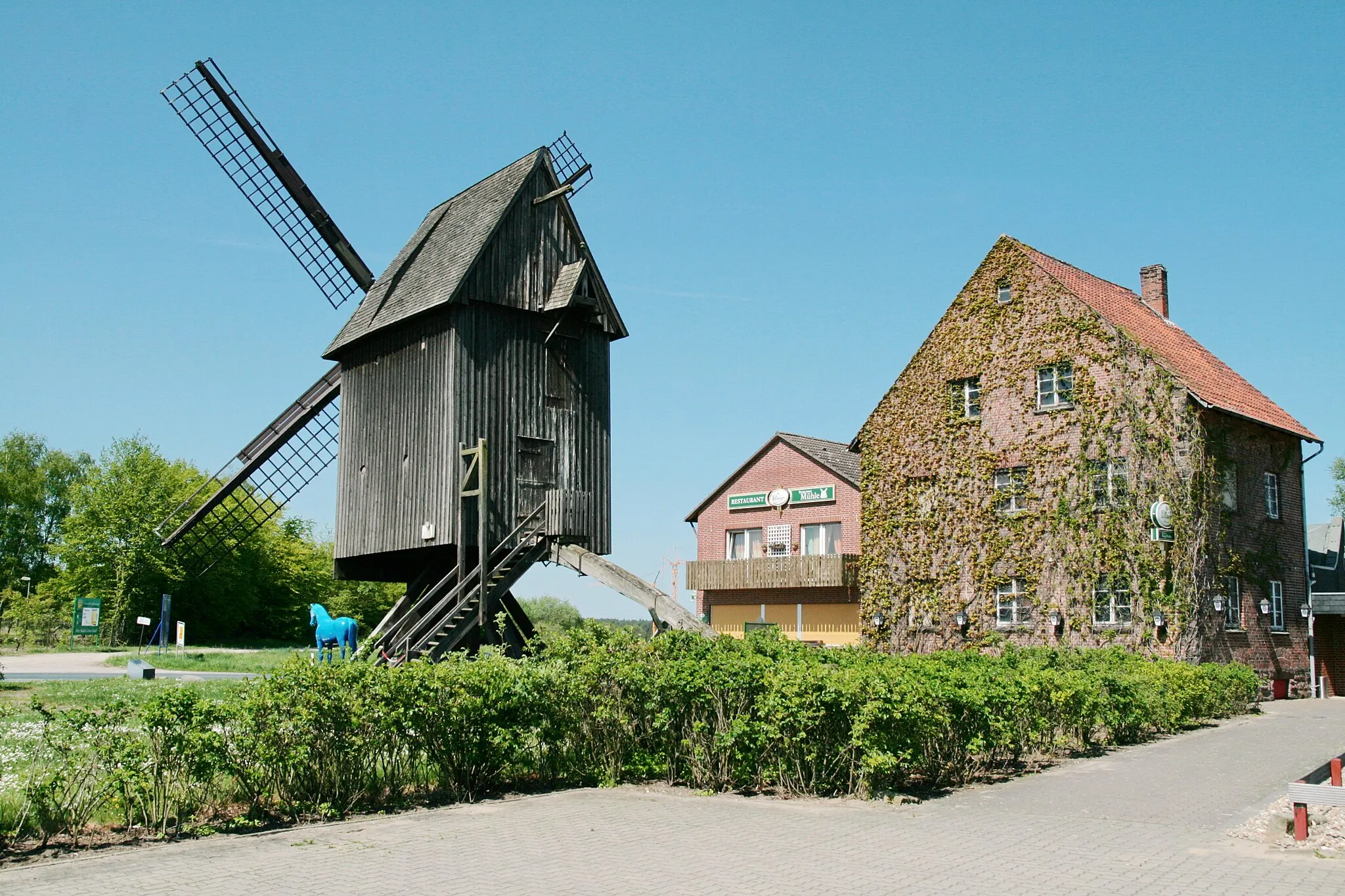 Photo showing: Bockwindmühle vor Sorgensen (Burgdorf), Niedersachsen, Deutschland.