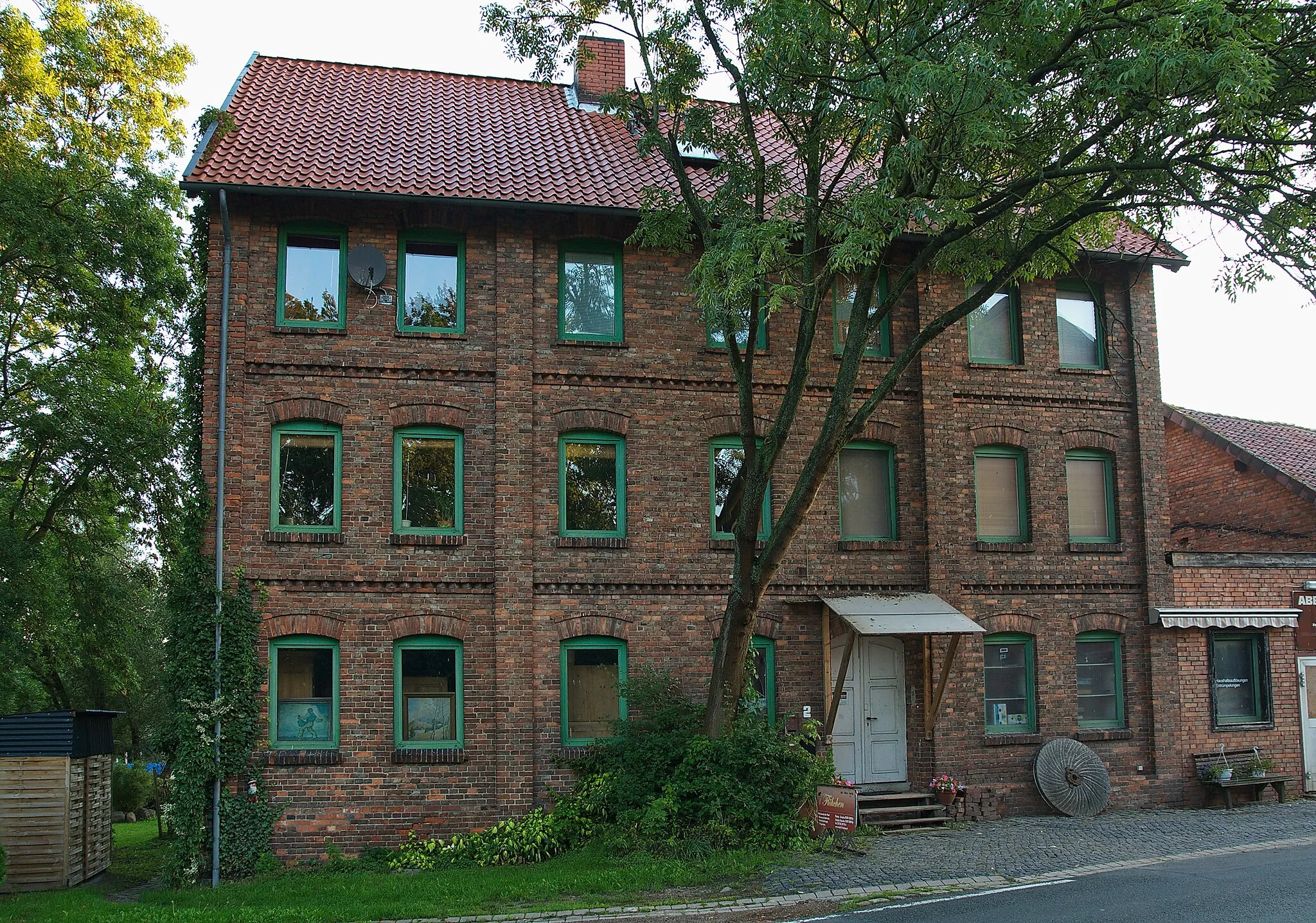 Photo showing: Gebäude der ehemaligen Wassermühle de:Dachtmissen (Burgdorf), Niedersachsen, Deutschland