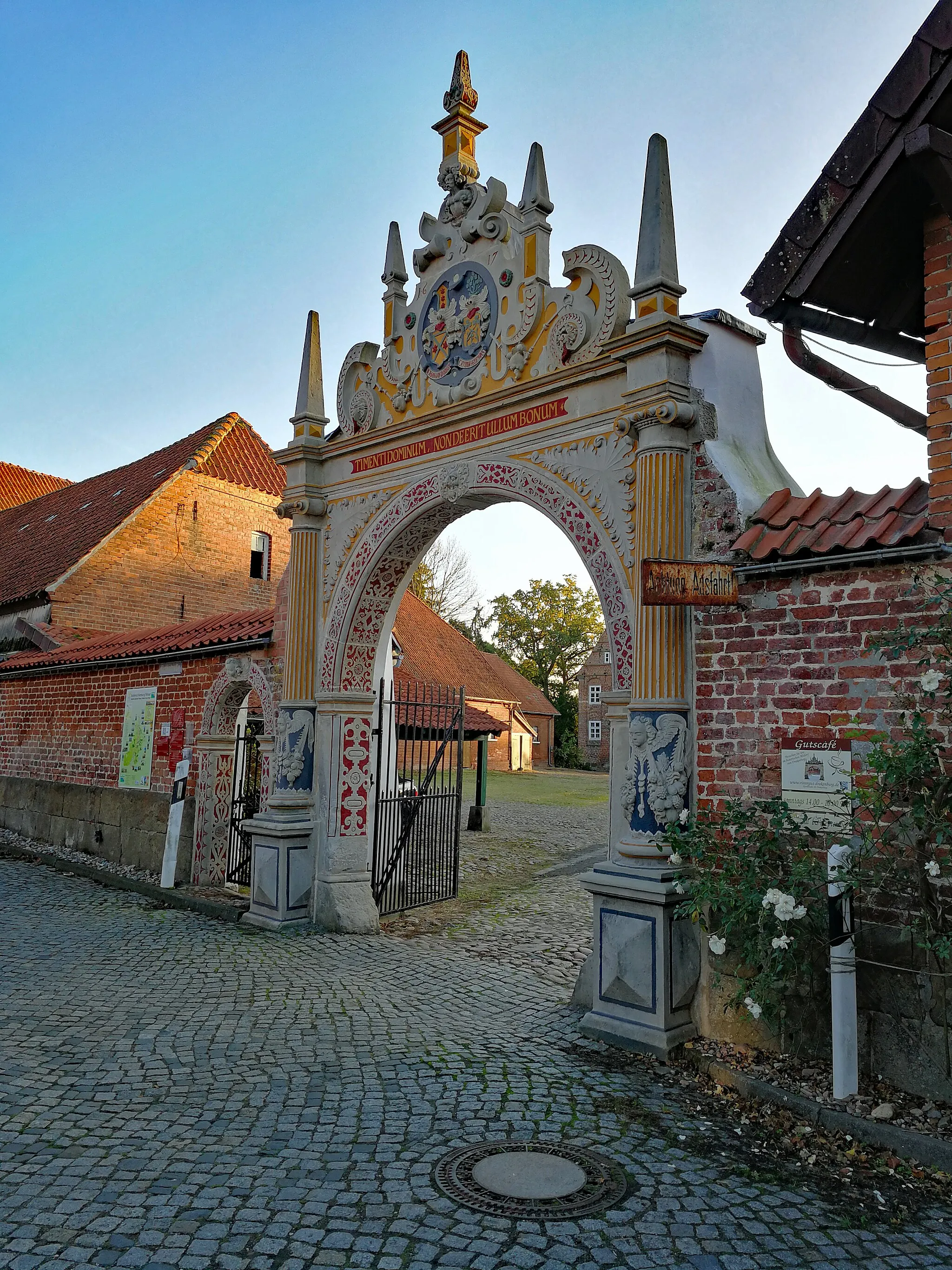 Photo showing: Drakenburg, Portal